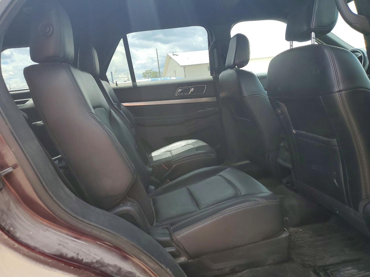 2018 Ford Explorer Xlt Burgundy vin: 1FM5K8D82JGC24521