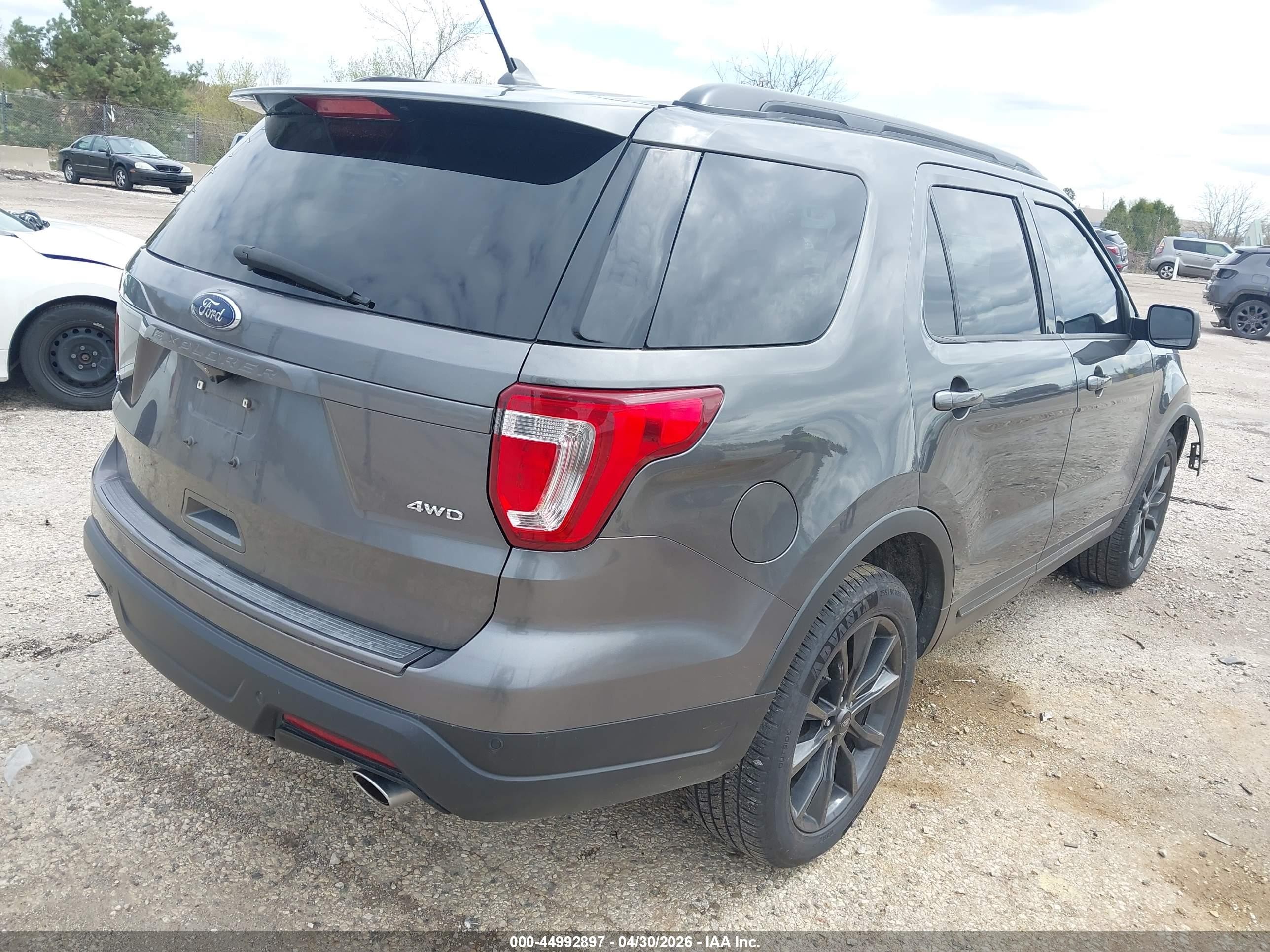 2019 Ford Explorer Xlt Gray vin: 1FM5K8D82KGA05379