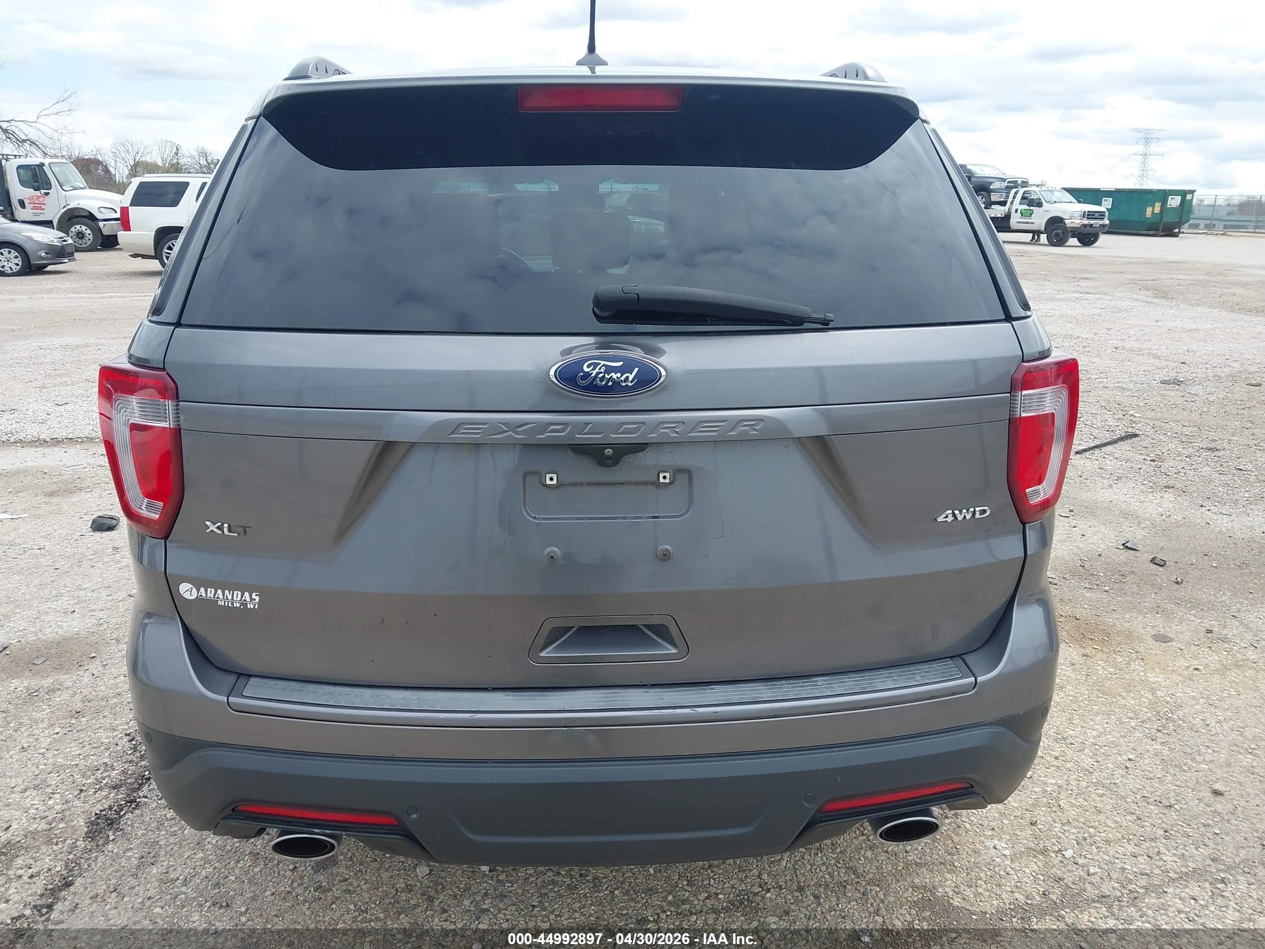 2019 Ford Explorer Xlt Gray vin: 1FM5K8D82KGA05379
