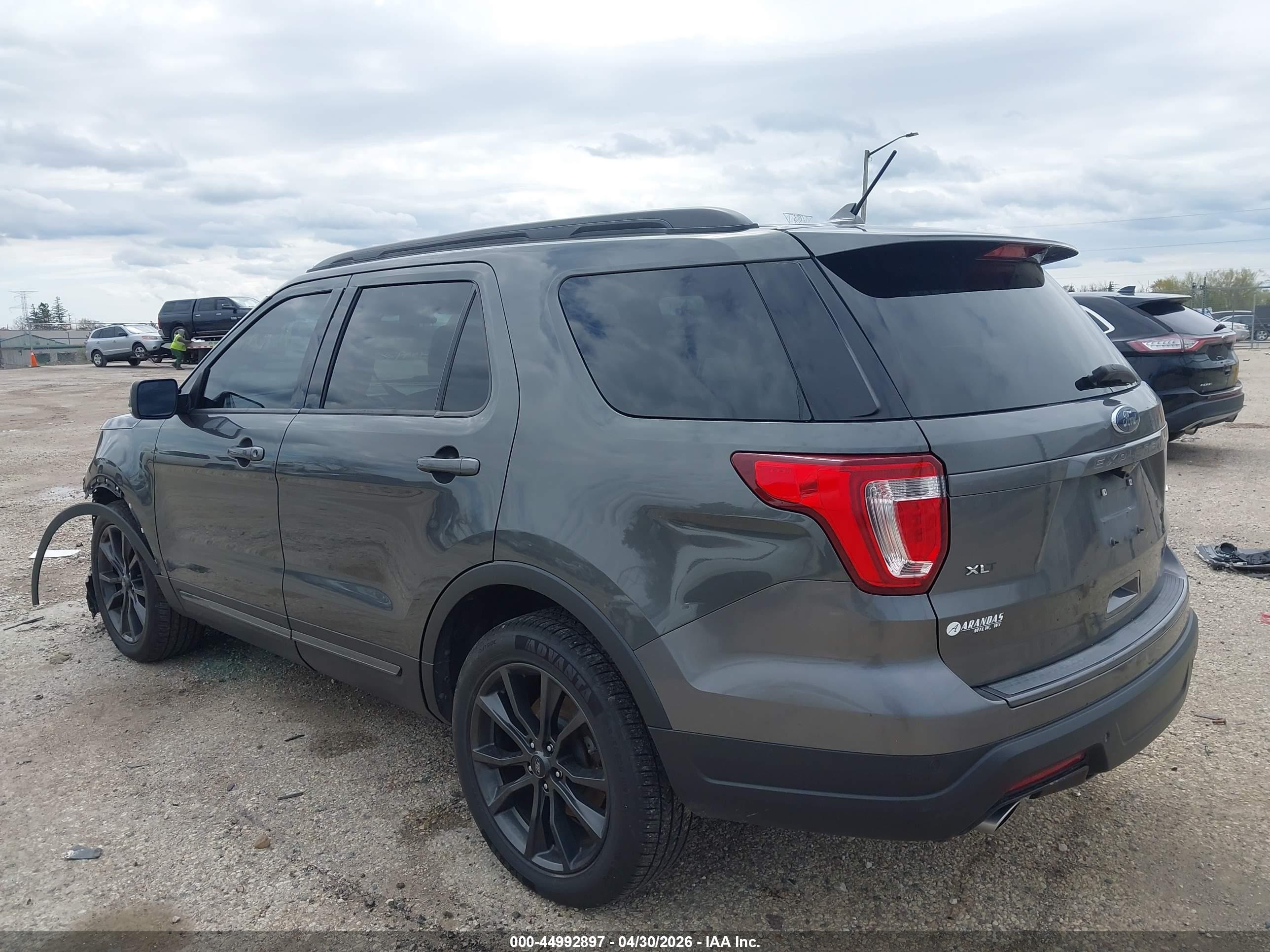 2019 Ford Explorer Xlt Gray vin: 1FM5K8D82KGA05379
