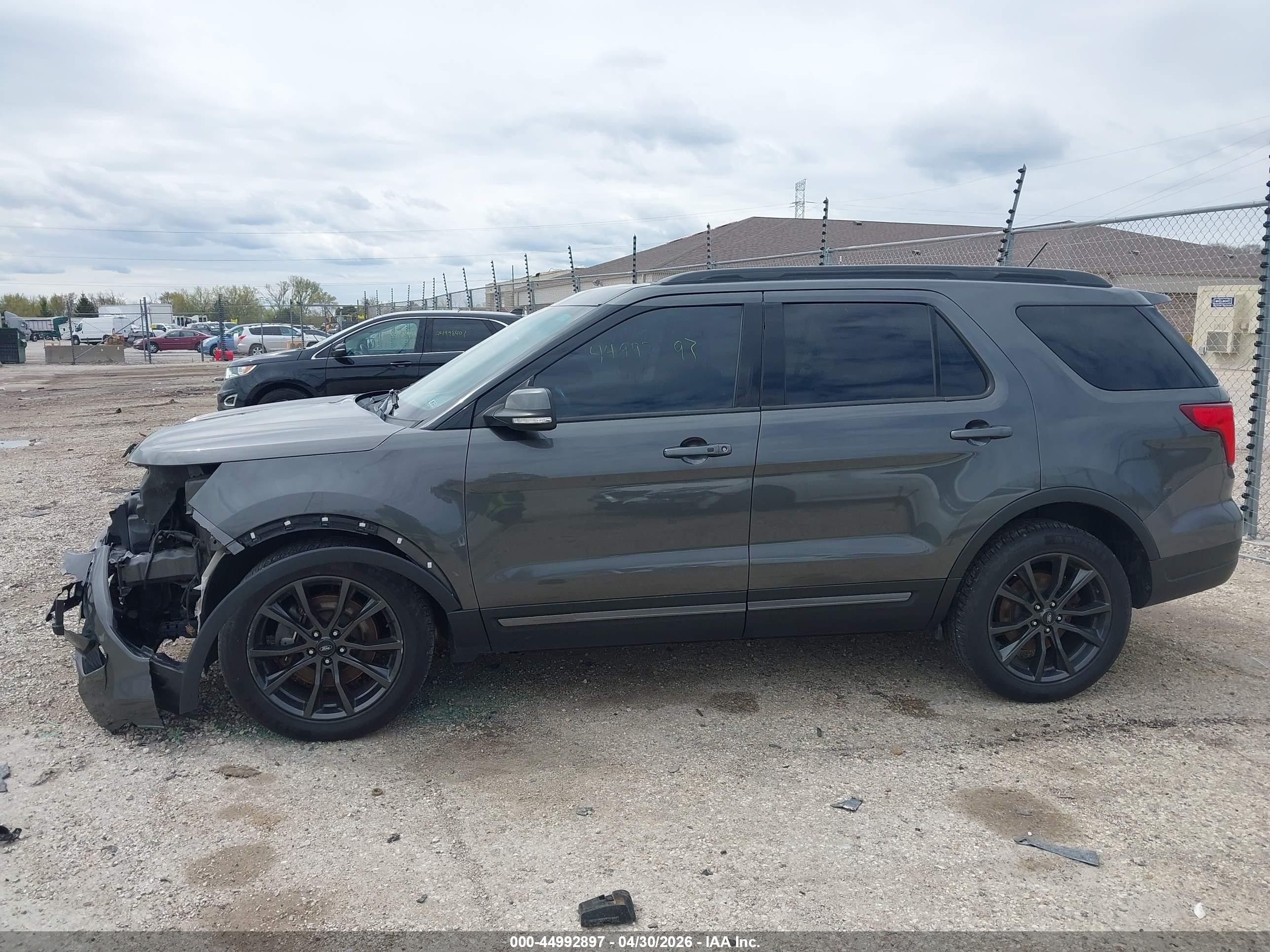 2019 Ford Explorer Xlt Gray vin: 1FM5K8D82KGA05379