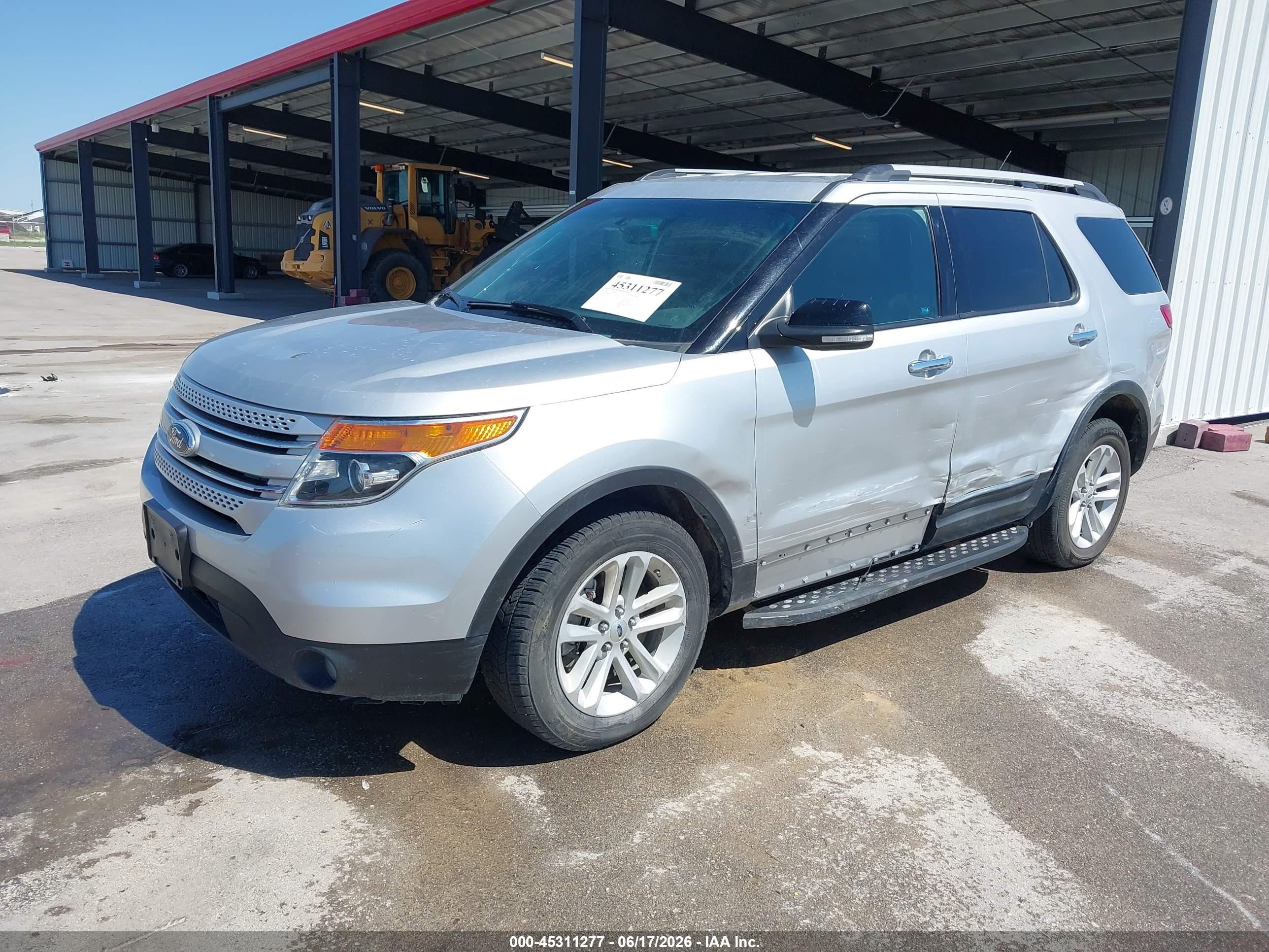 2014 Ford Explorer Xlt Silver vin: 1FM5K8D83EGA22907