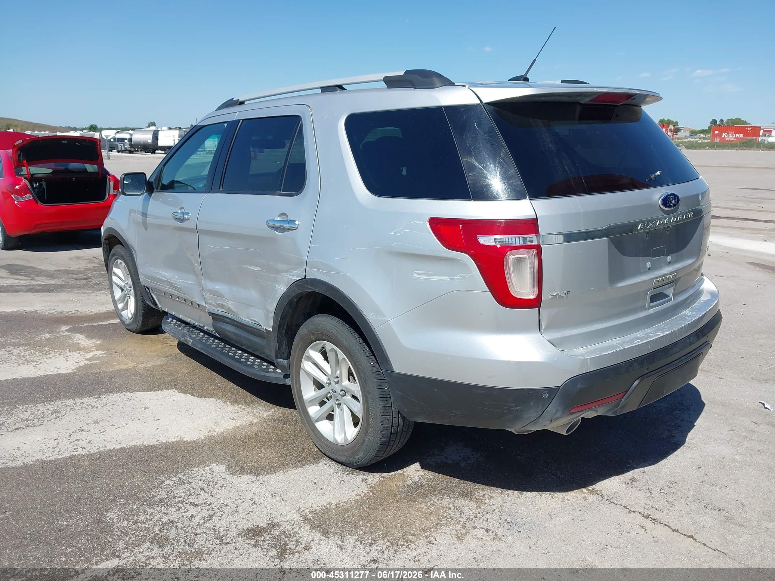 2014 Ford Explorer Xlt Silver vin: 1FM5K8D83EGA22907