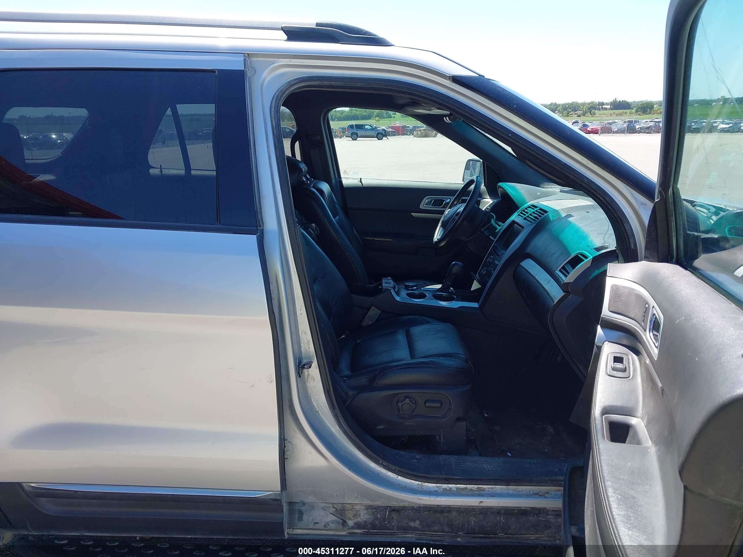 2014 Ford Explorer Xlt Silver vin: 1FM5K8D83EGA22907