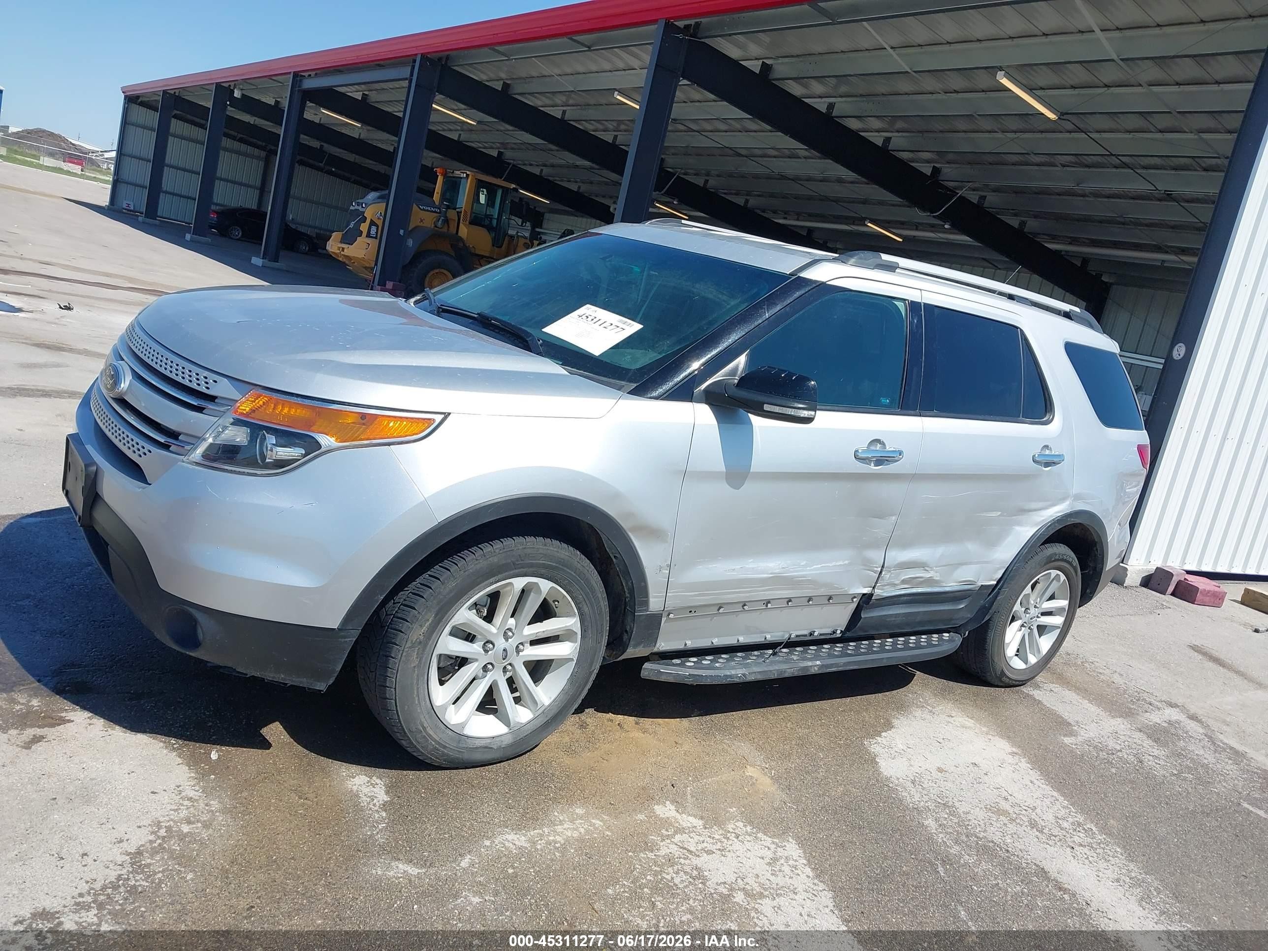 2014 Ford Explorer Xlt Silver vin: 1FM5K8D83EGA22907