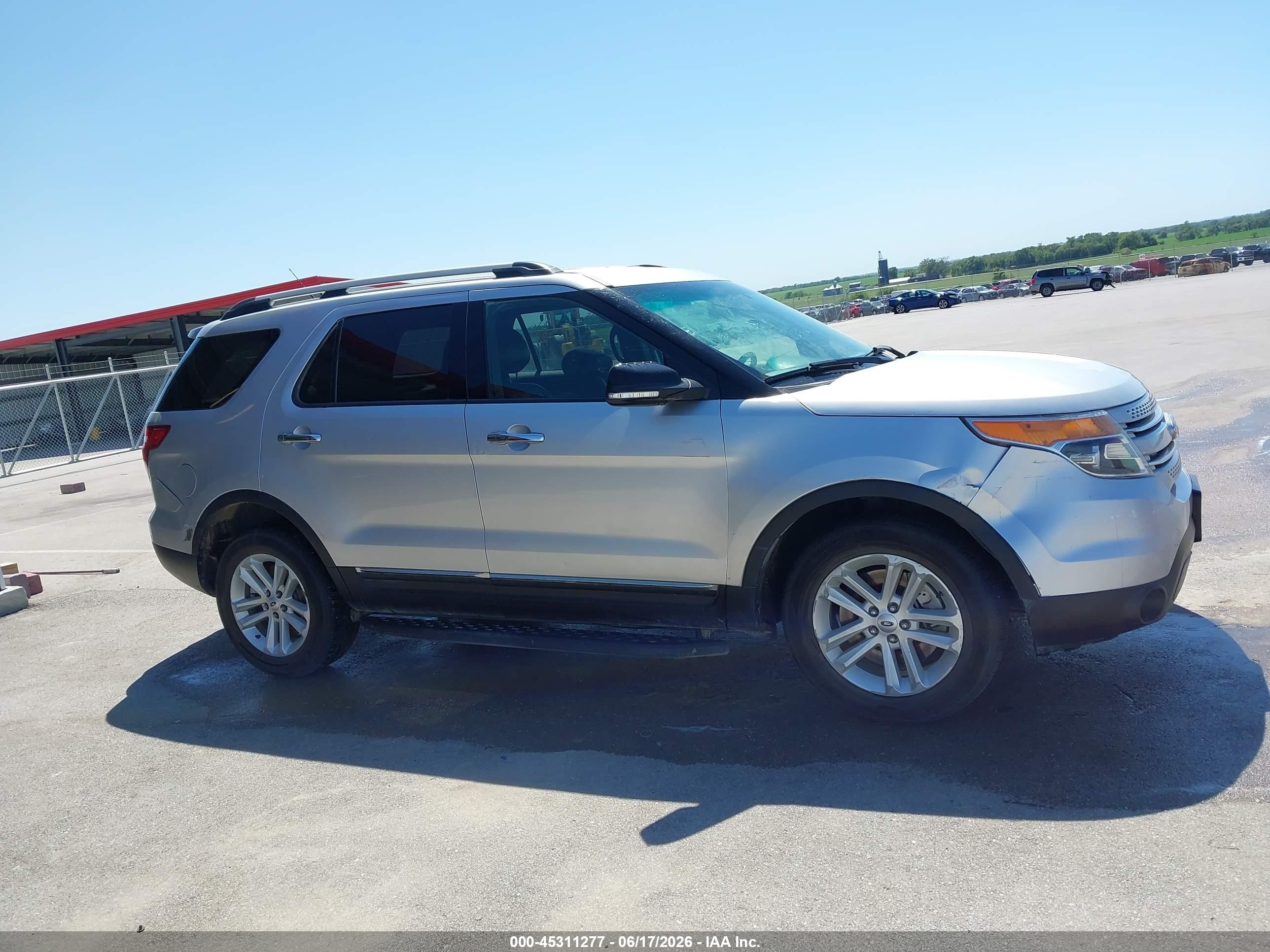 2014 Ford Explorer Xlt Silver vin: 1FM5K8D83EGA22907
