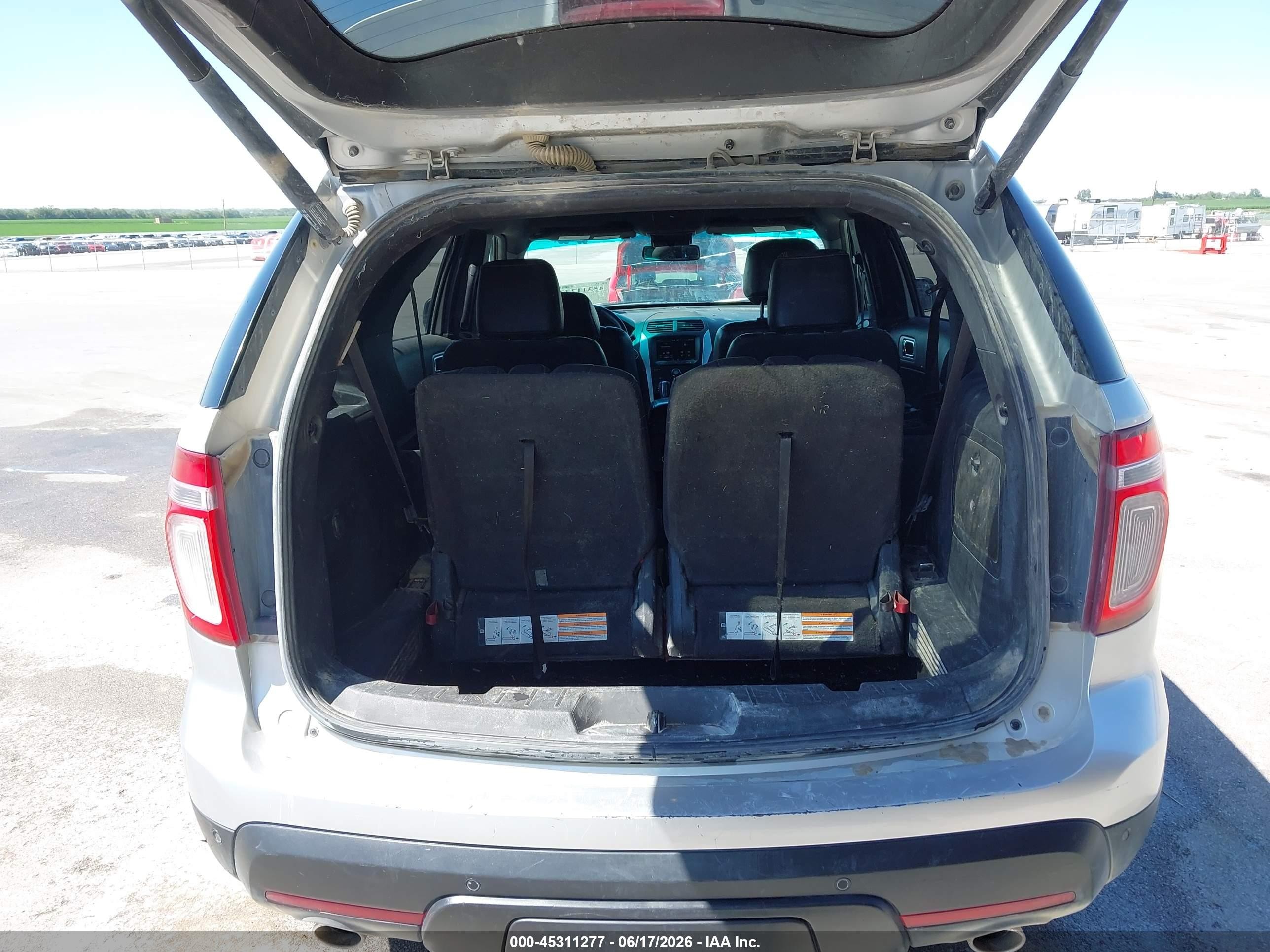 2014 Ford Explorer Xlt Silver vin: 1FM5K8D83EGA22907