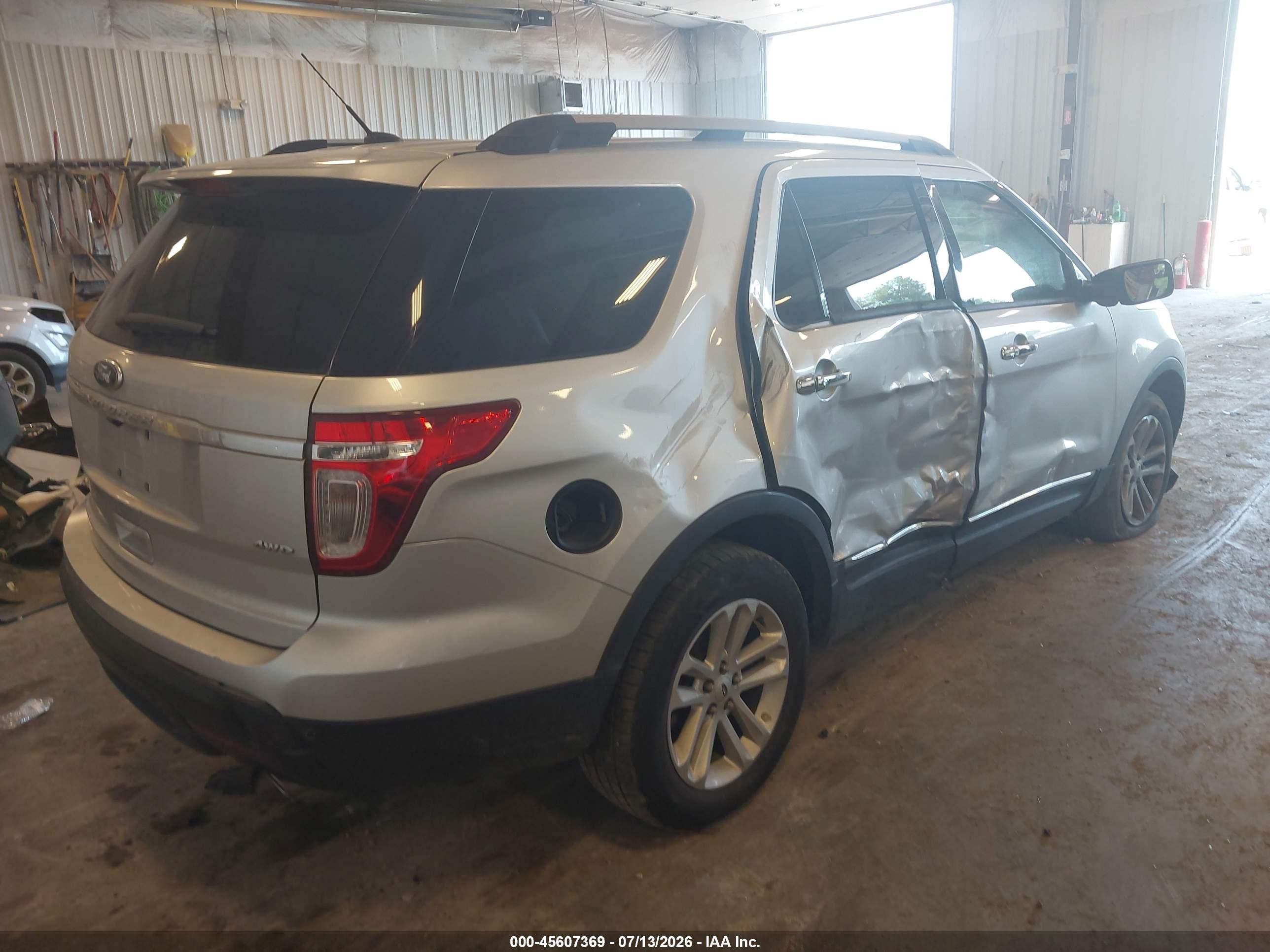 2014 Ford Explorer Xlt Silver vin: 1FM5K8D83EGA97588