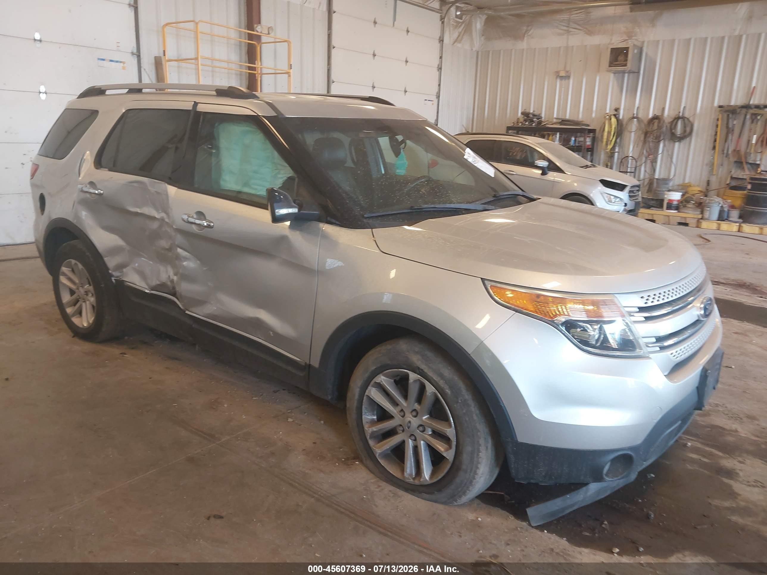2014 Ford Explorer Xlt Silver vin: 1FM5K8D83EGA97588