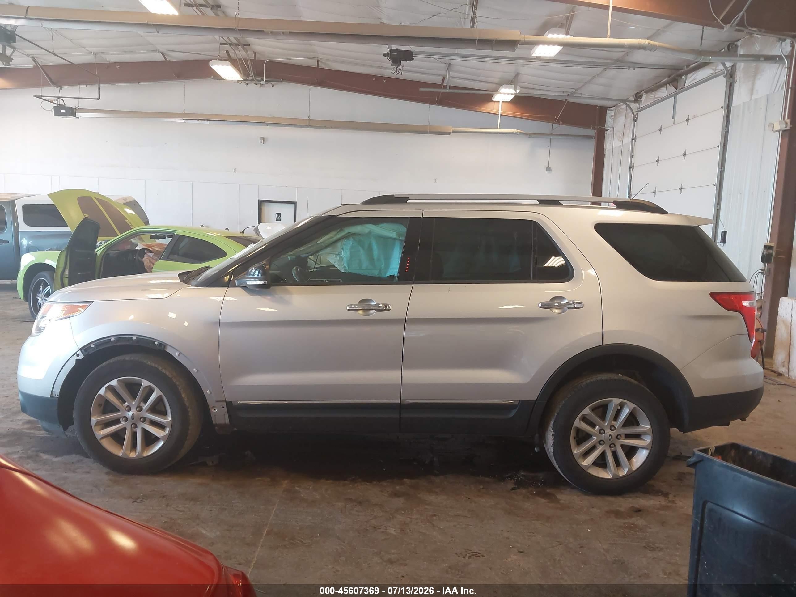 2014 Ford Explorer Xlt Silver vin: 1FM5K8D83EGA97588