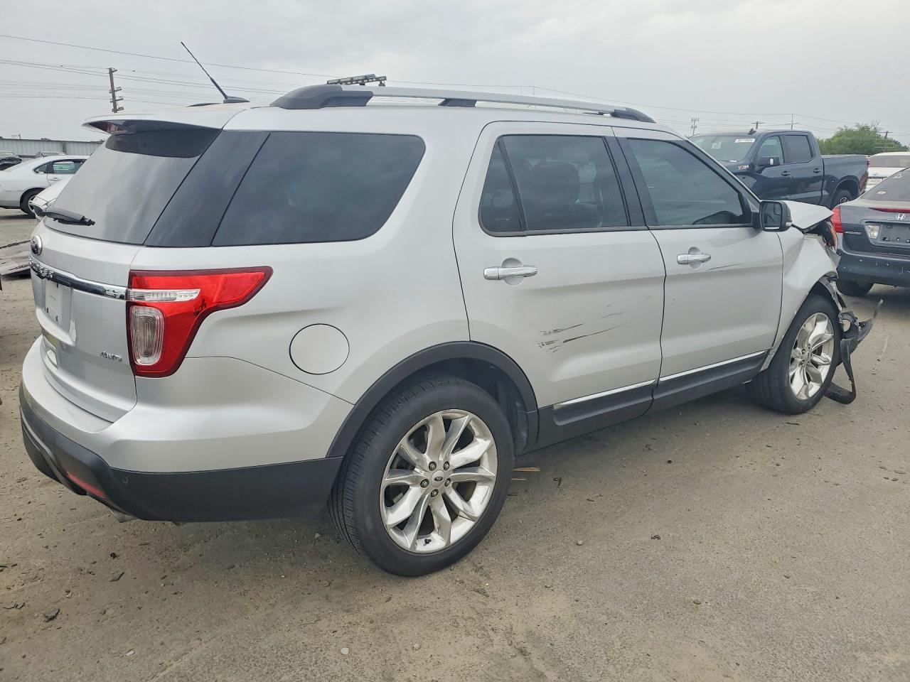 2014 Ford Explorer Xlt Silver vin: 1FM5K8D83EGC62944