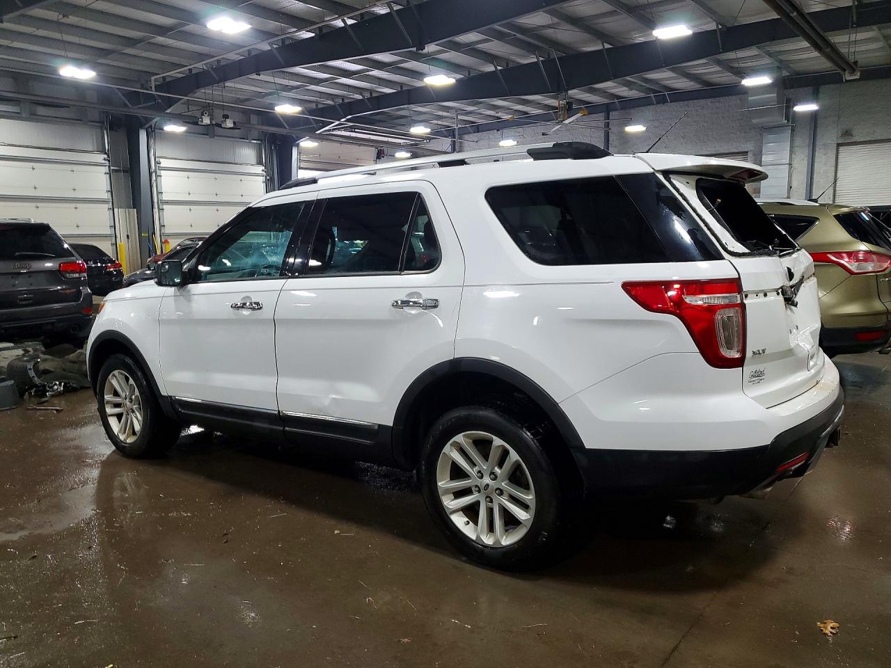 2015 Ford Explorer Xlt White vin: 1FM5K8D83FGA22052