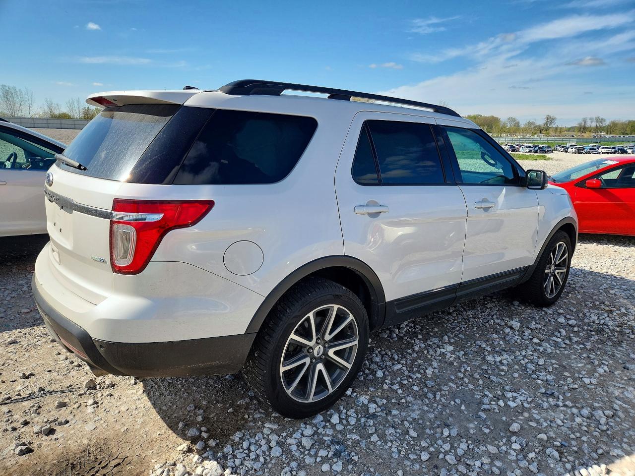 2015 Ford Explorer Xlt White vin: 1FM5K8D83FGA26179