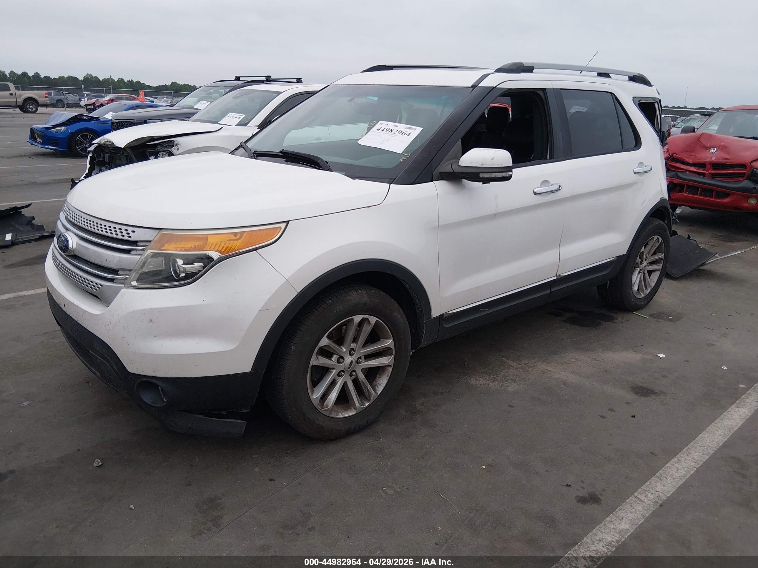 2015 Ford Explorer Xlt White vin: 1FM5K8D83FGA50126