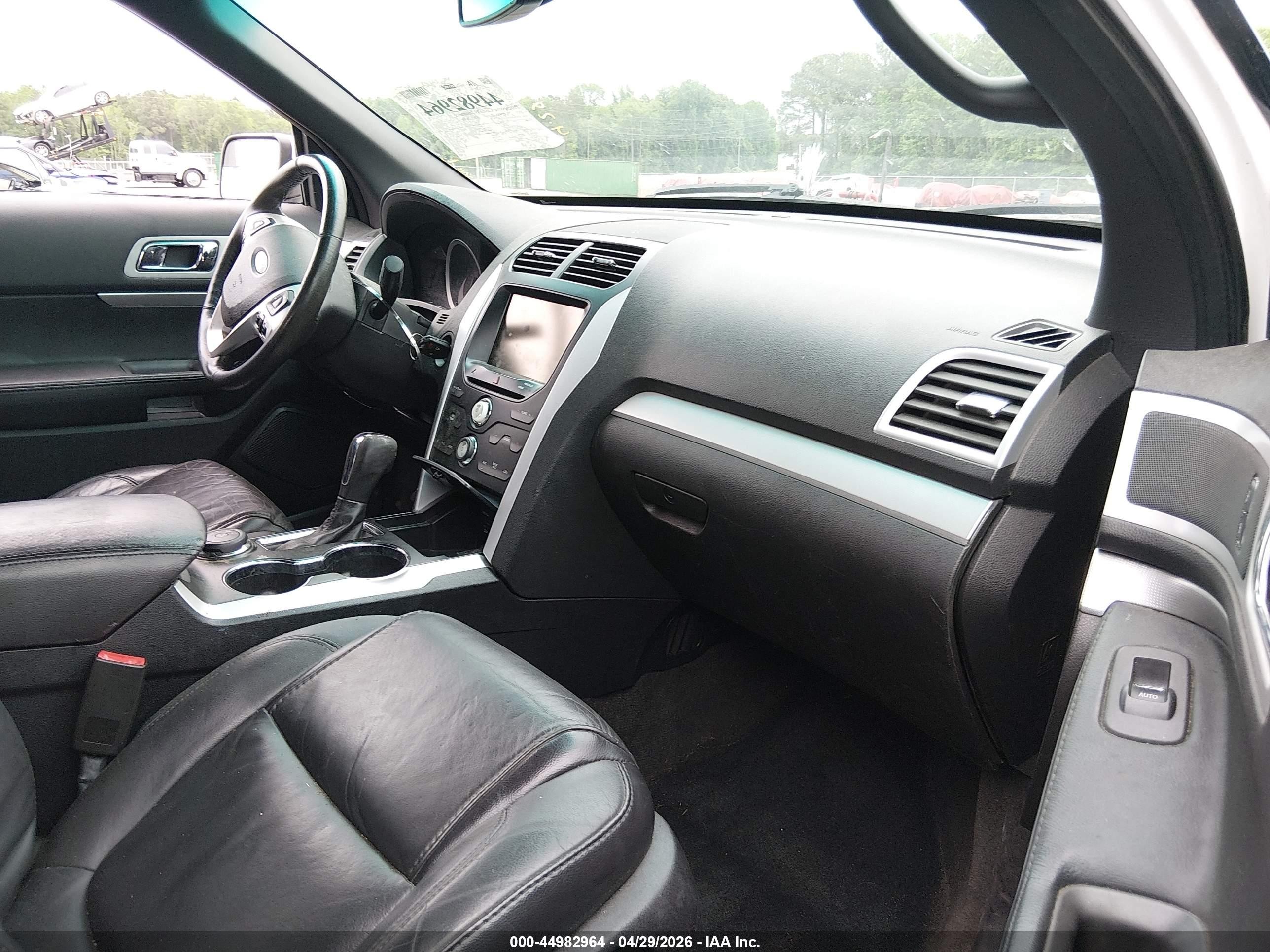2015 Ford Explorer Xlt White vin: 1FM5K8D83FGA50126