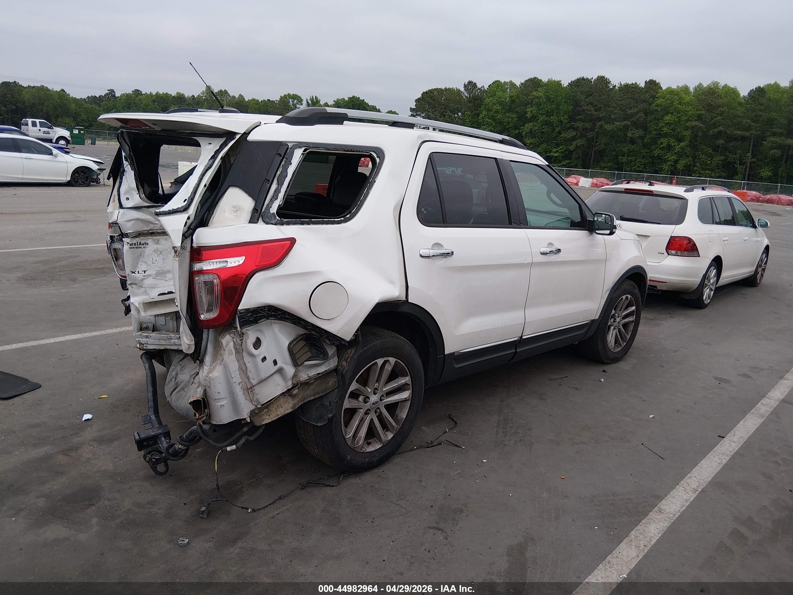 2015 Ford Explorer Xlt White vin: 1FM5K8D83FGA50126