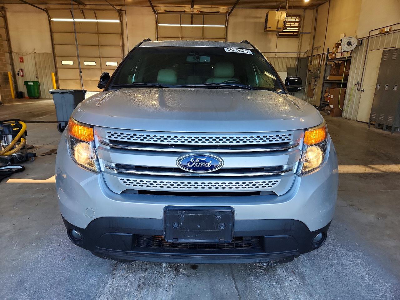 2015 Ford Explorer Xlt Серебряный vin: 1FM5K8D83FGB10955