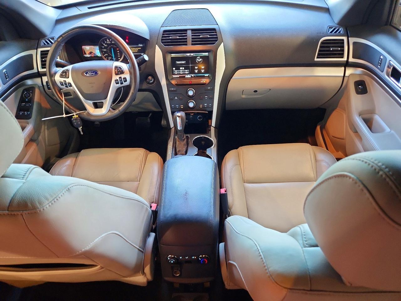 2015 Ford Explorer Xlt Серебряный vin: 1FM5K8D83FGB10955