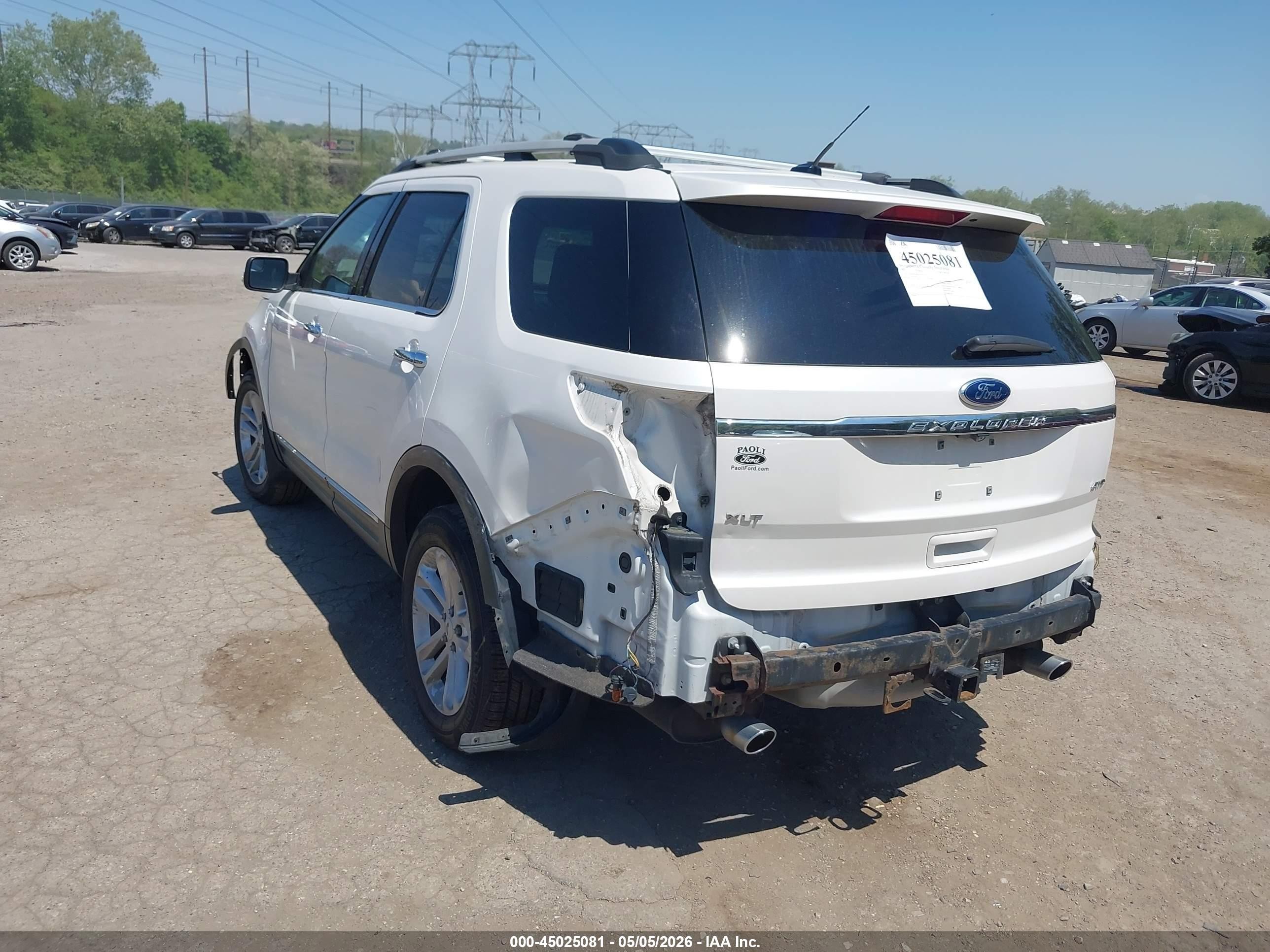 2015 Ford Explorer Xlt Белый vin: 1FM5K8D83FGB55121