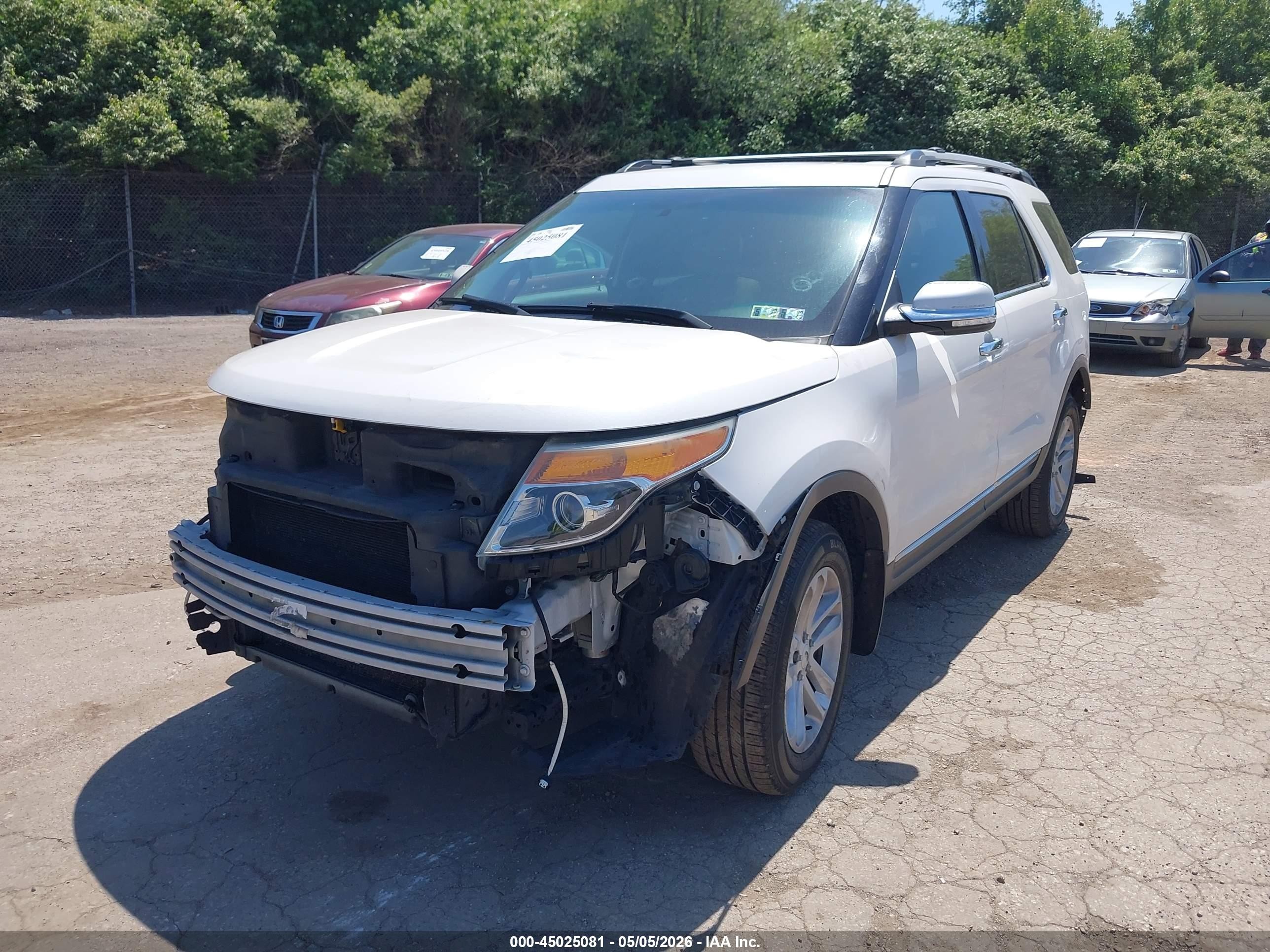 2015 Ford Explorer Xlt Белый vin: 1FM5K8D83FGB55121
