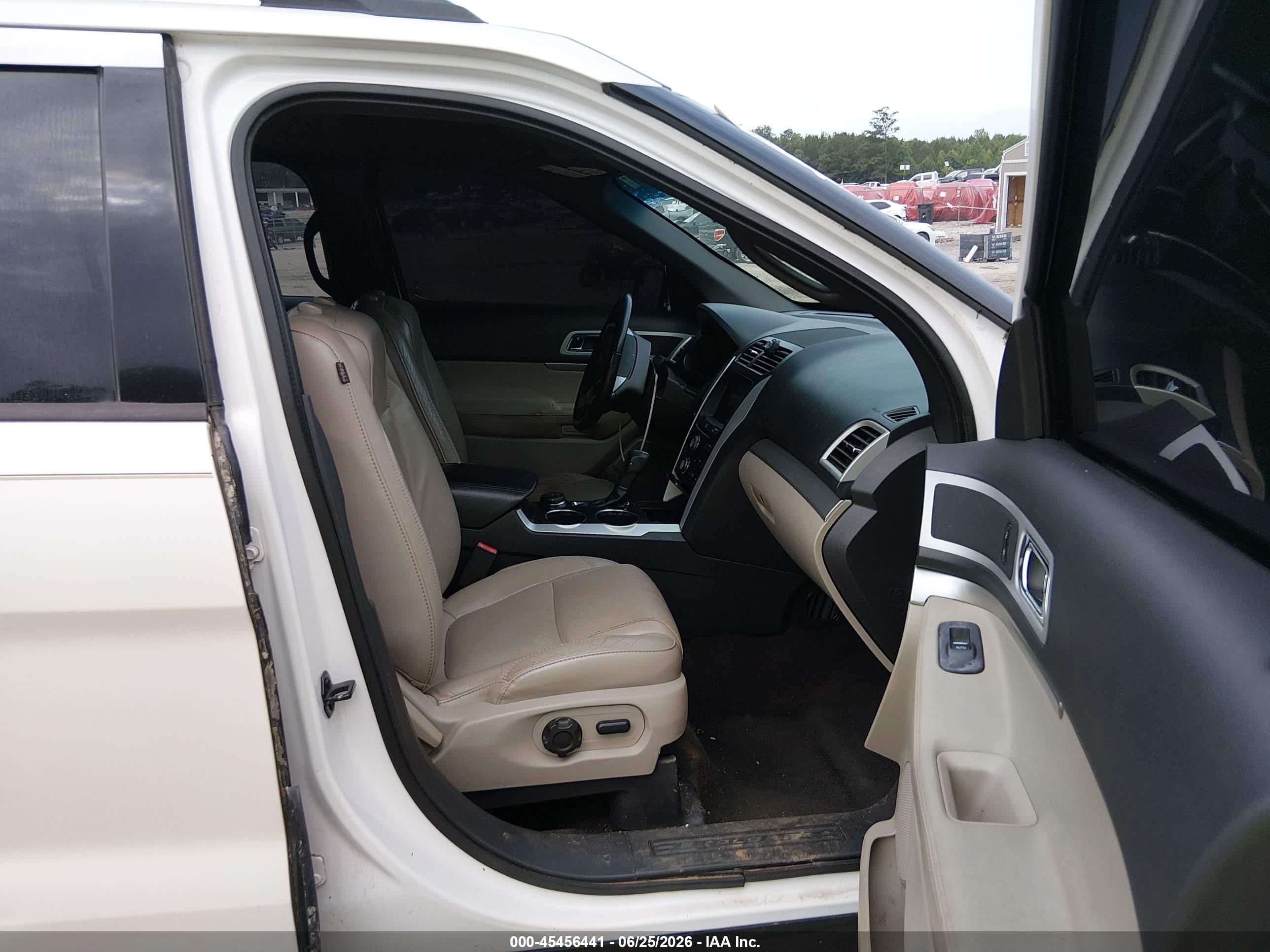 2013 Ford Explorer Xlt White vin: 1FM5K8D84DGA22784