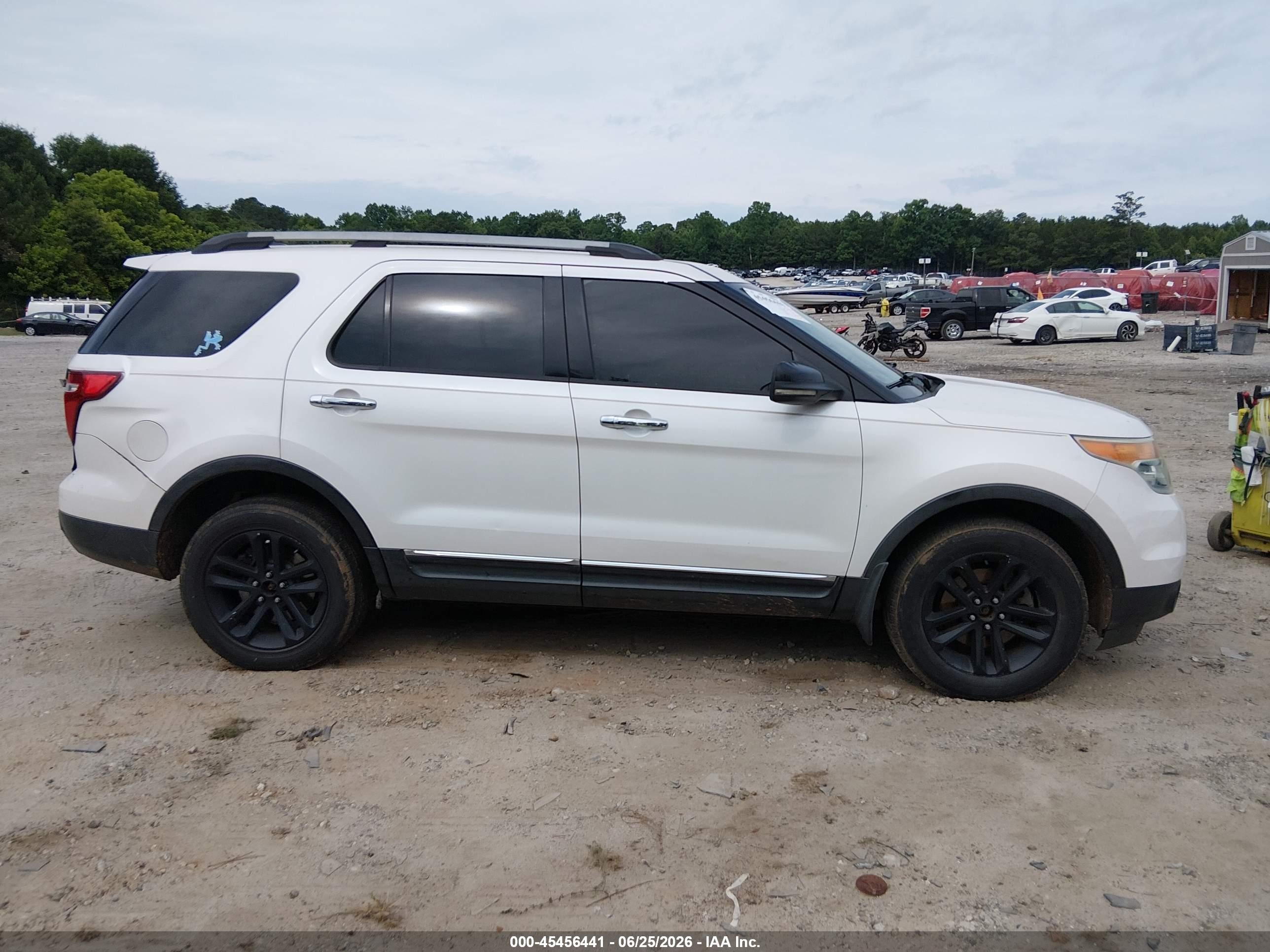 2013 Ford Explorer Xlt White vin: 1FM5K8D84DGA22784