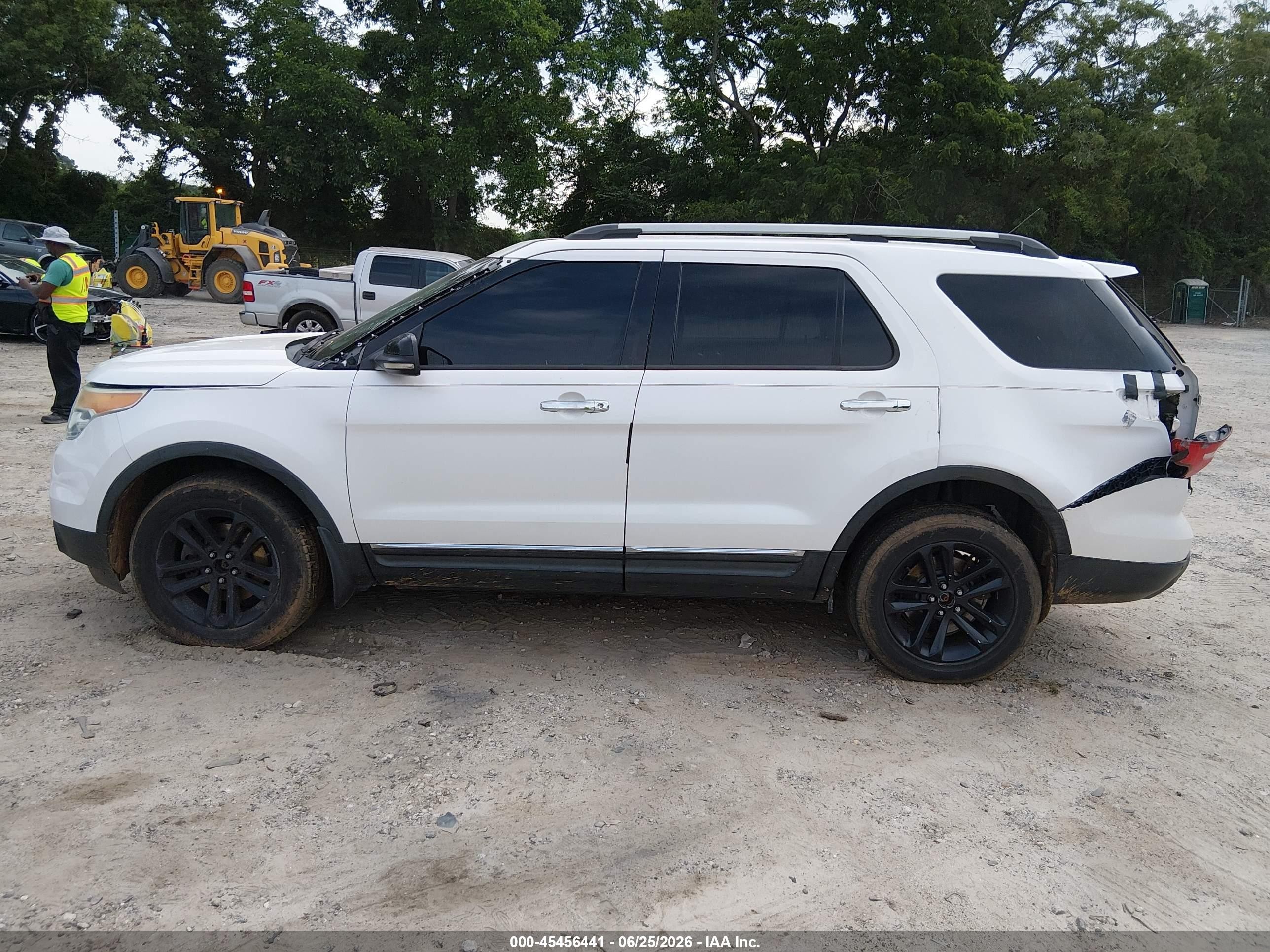 2013 Ford Explorer Xlt White vin: 1FM5K8D84DGA22784