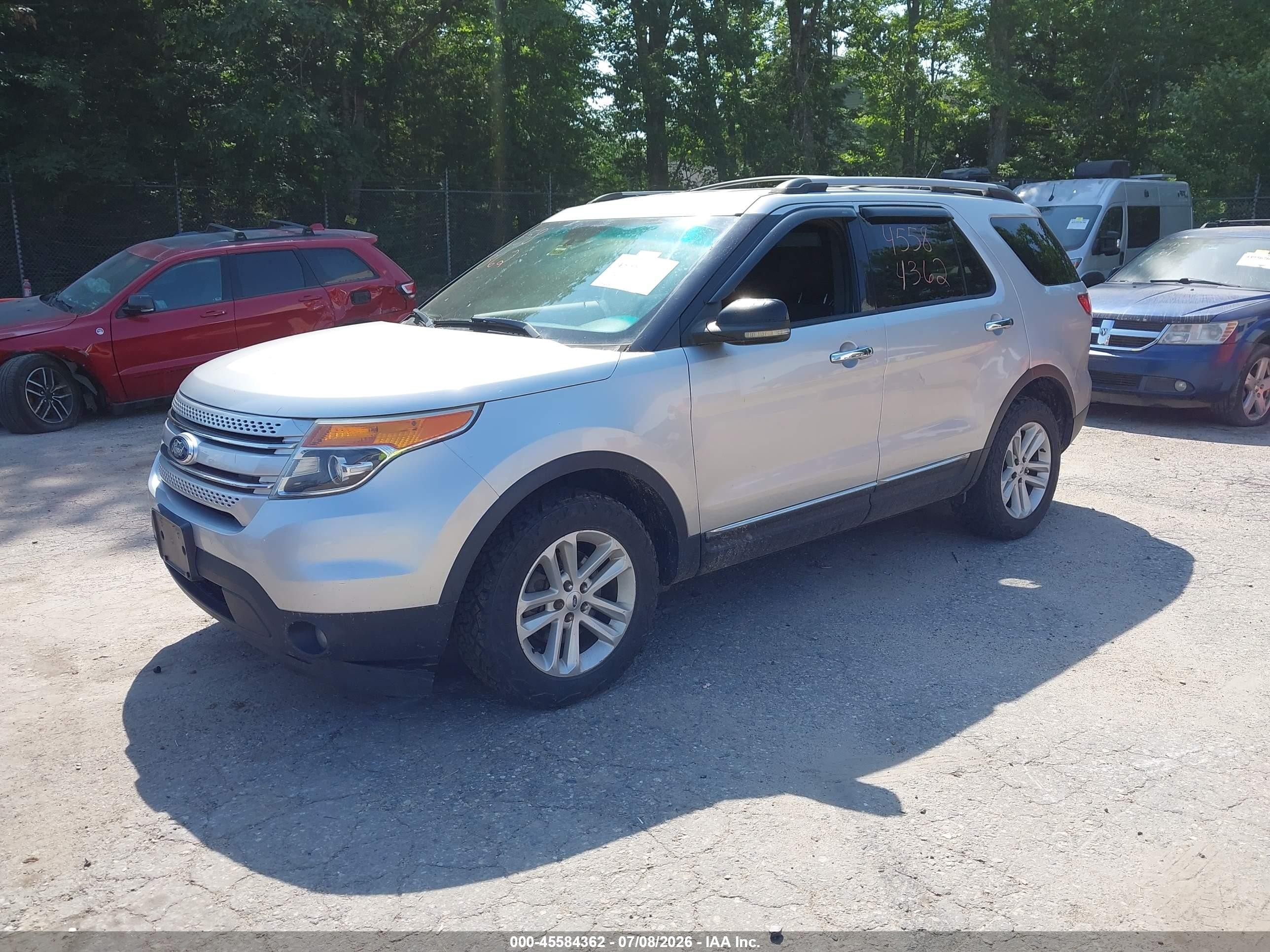 2013 Ford Explorer Xlt Silver vin: 1FM5K8D84DGA27211