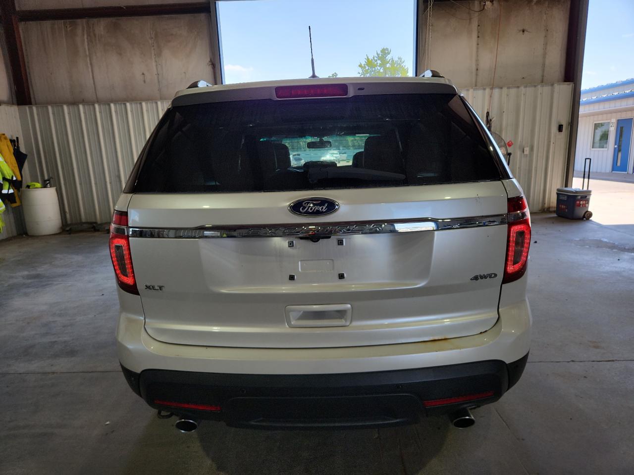 2013 Ford Explorer Xlt White vin: 1FM5K8D84DGC66824 Damage: Lift Gate, Rust, 7 To 8 Inches
