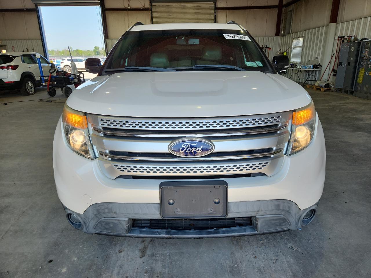 2013 Ford Explorer Xlt White vin: 1FM5K8D84DGC66824 Damage: Left Head Lamp, Faded, Repair Required