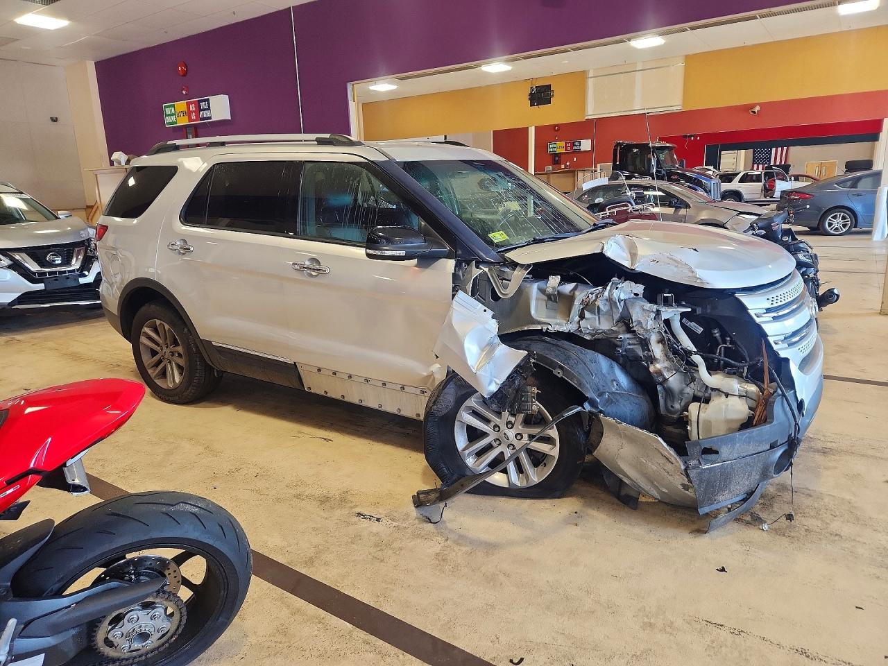 2014 Ford Explorer Xlt Silver vin: 1FM5K8D84EGC09122