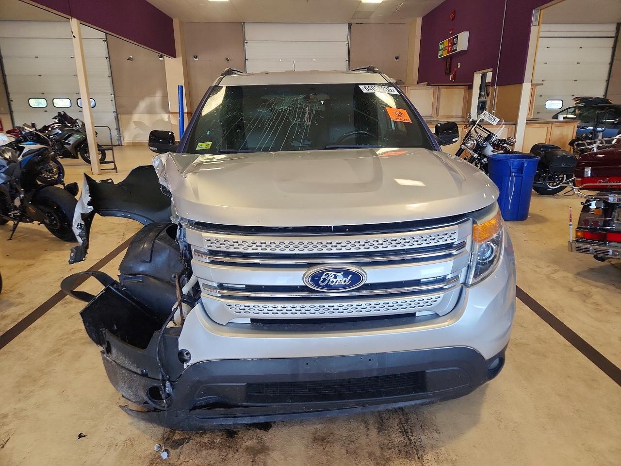 2014 Ford Explorer Xlt Silver vin: 1FM5K8D84EGC09122
