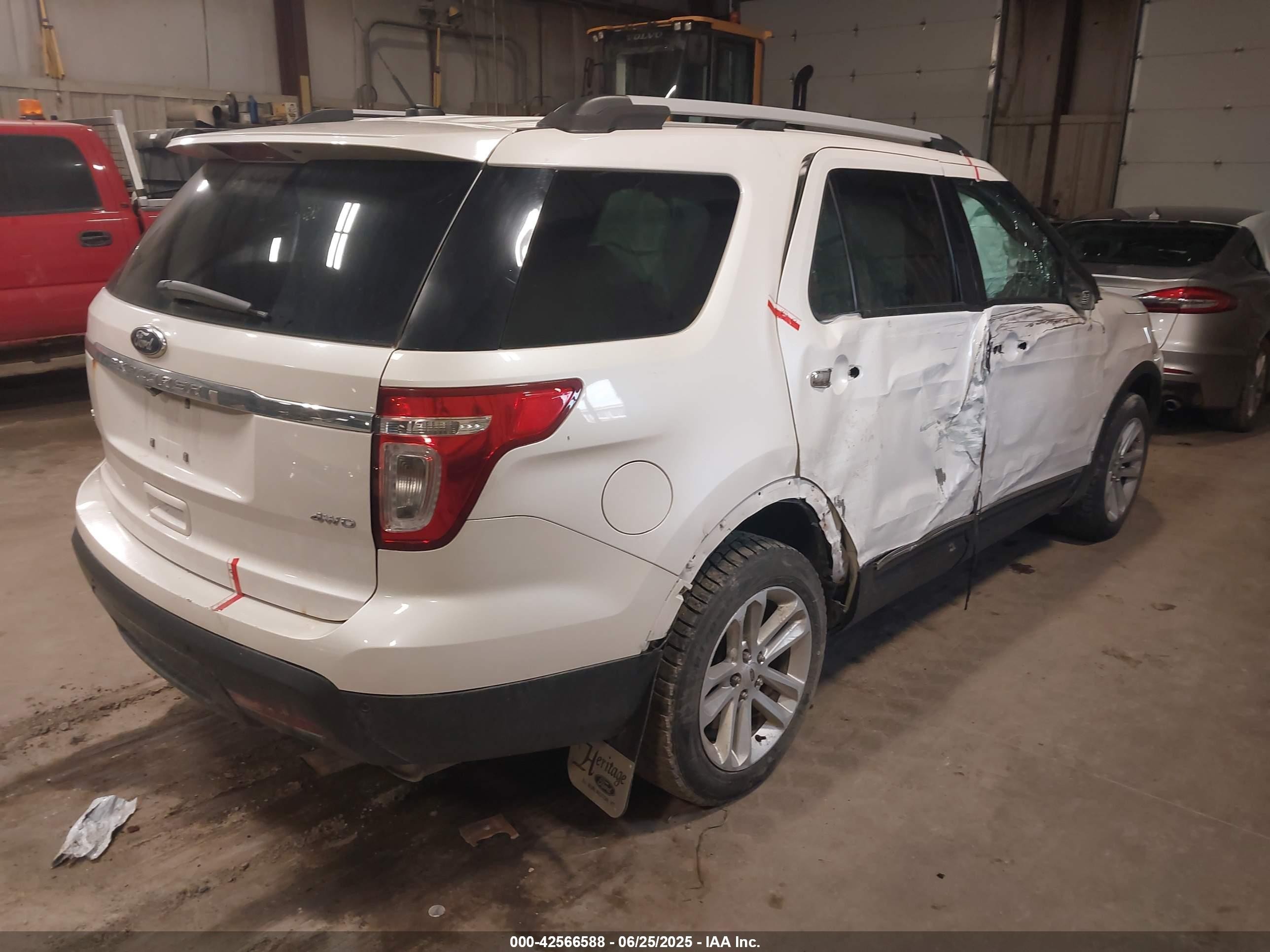 2014 Ford Explorer Xlt White vin: 1FM5K8D84EGC53671