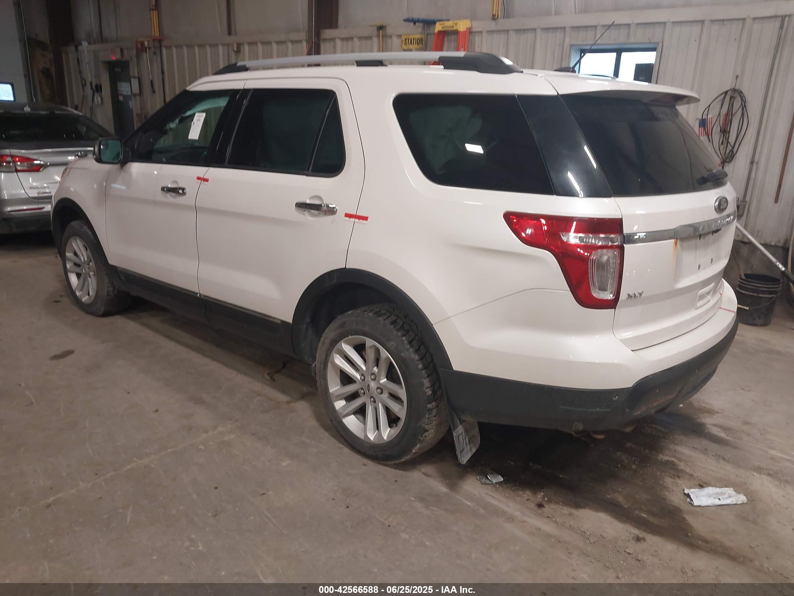 2014 Ford Explorer Xlt White vin: 1FM5K8D84EGC53671