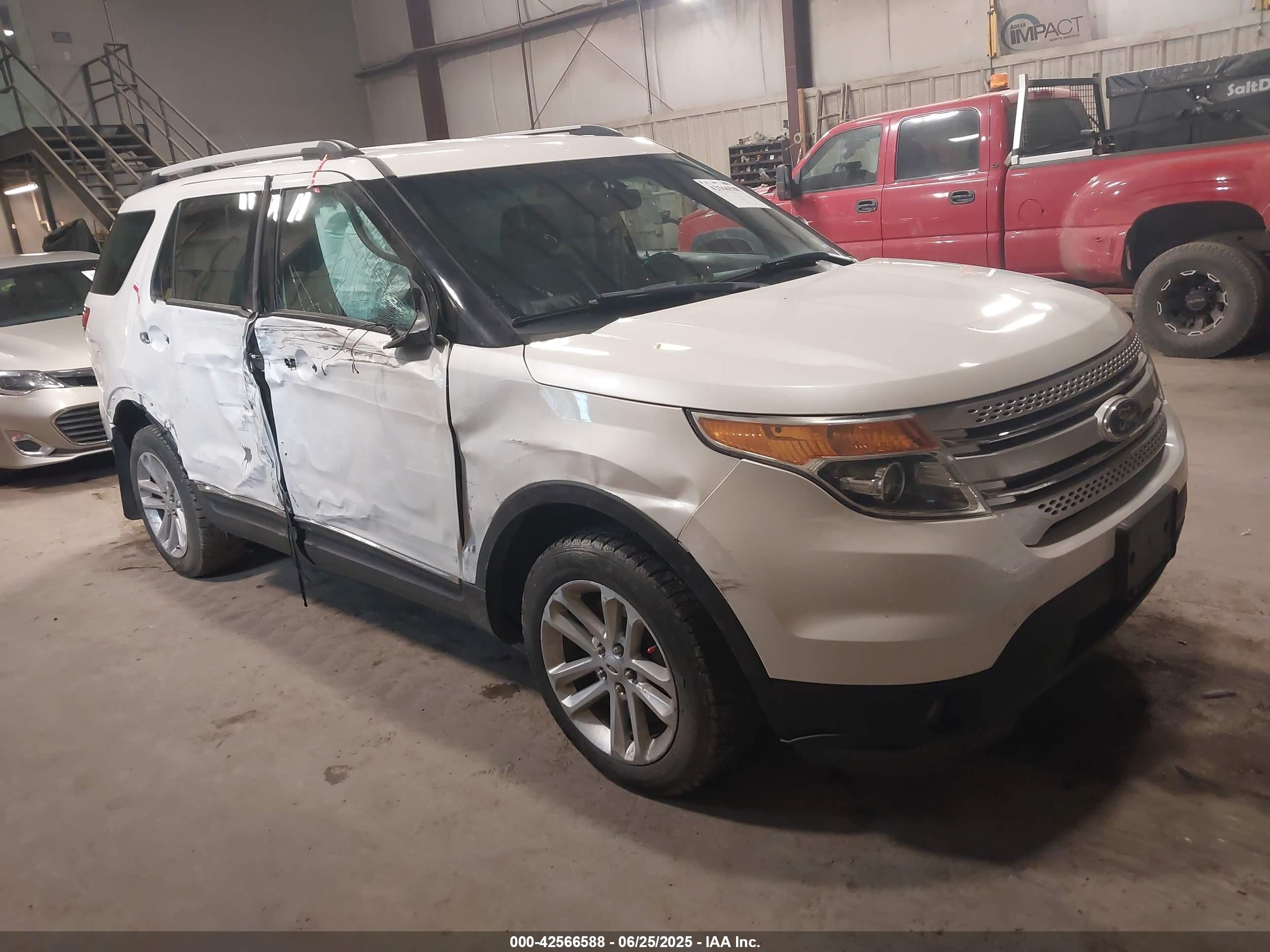 2014 Ford Explorer Xlt White vin: 1FM5K8D84EGC53671