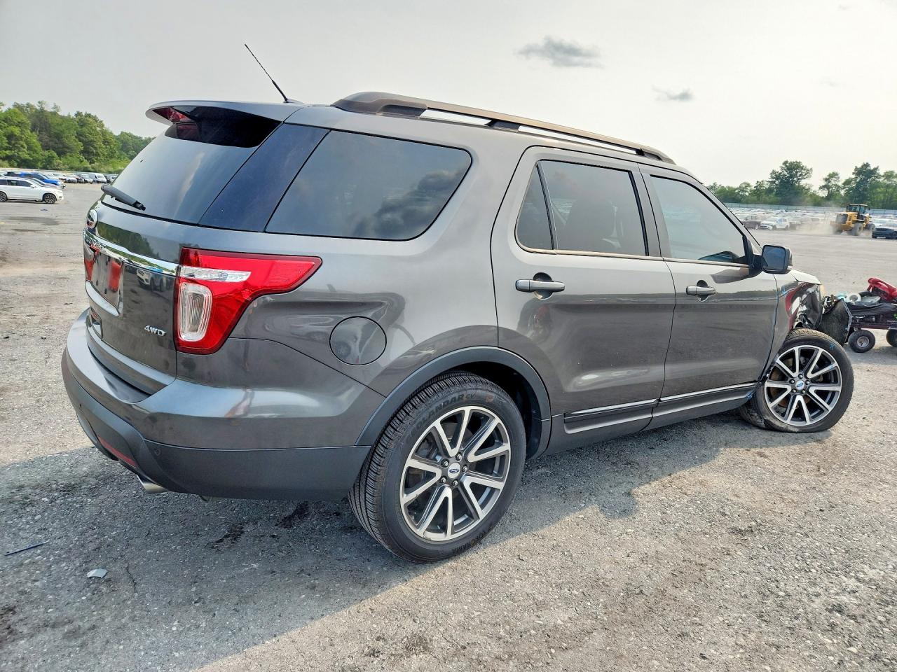 2015 Ford Explorer Xlt Серебряный vin: 1FM5K8D84FGA00769