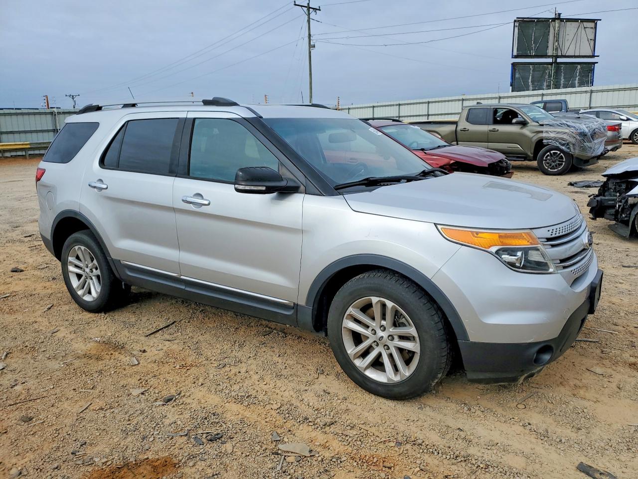 2015 Ford Explorer Xlt Silver vin: 1FM5K8D84FGA91168