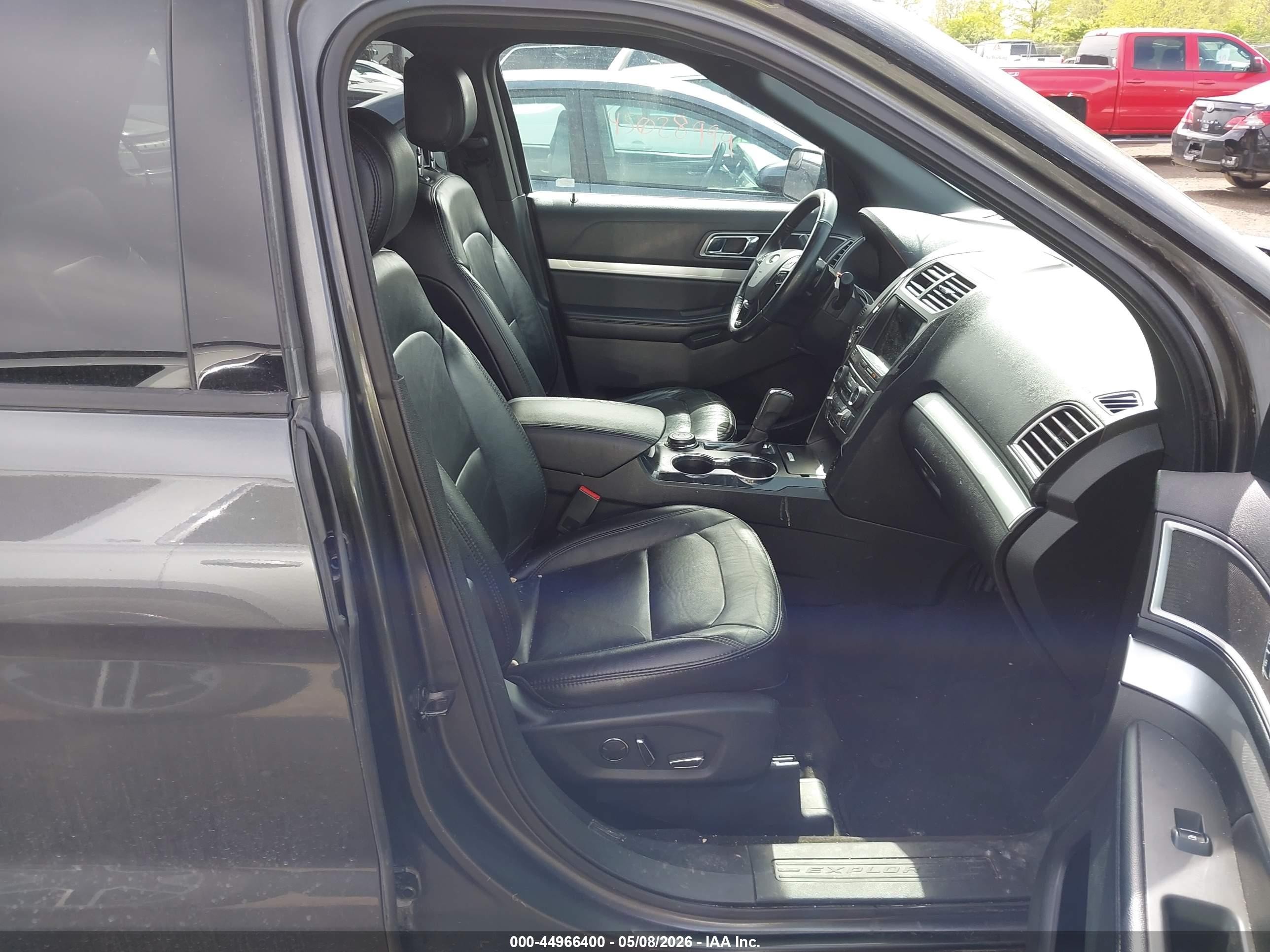 2017 Ford Explorer Xlt Серый vin: 1FM5K8D84HGC52668