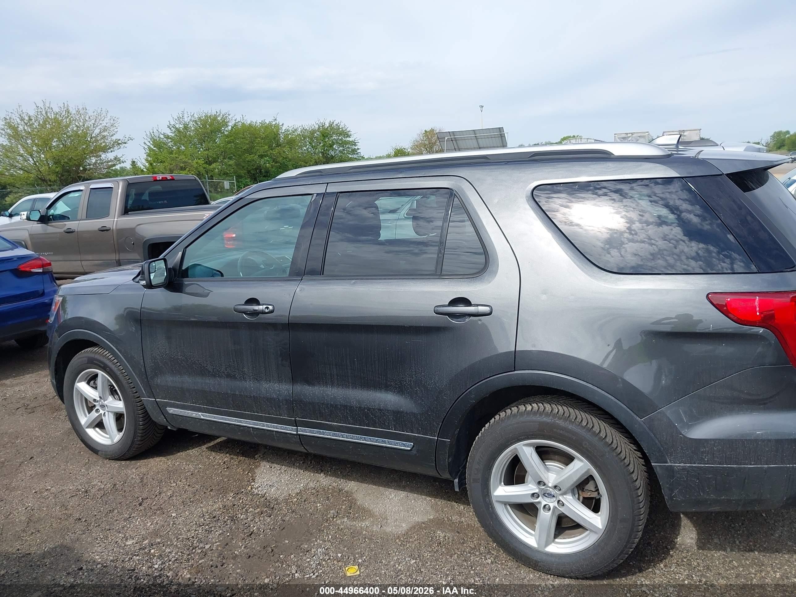 2017 Ford Explorer Xlt Серый vin: 1FM5K8D84HGC52668