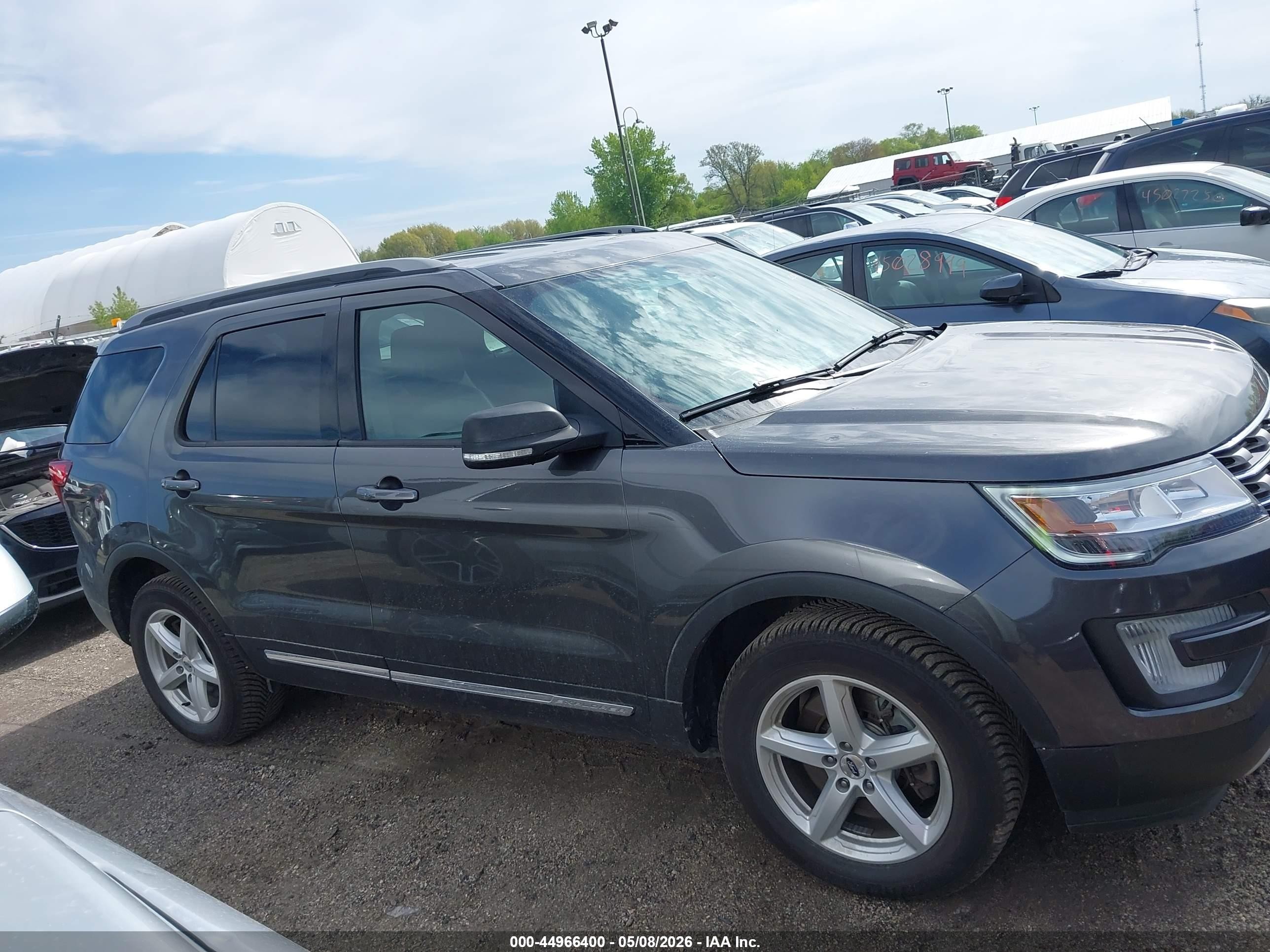 2017 Ford Explorer Xlt Серый vin: 1FM5K8D84HGC52668