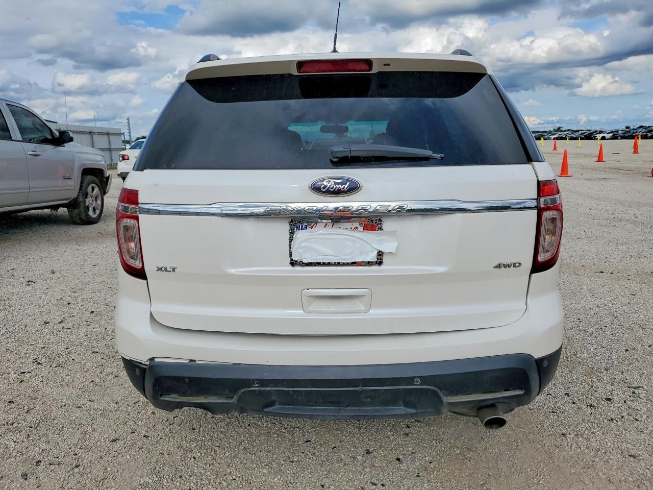 2013 Ford Explorer Xlt White vin: 1FM5K8D85DGA50660