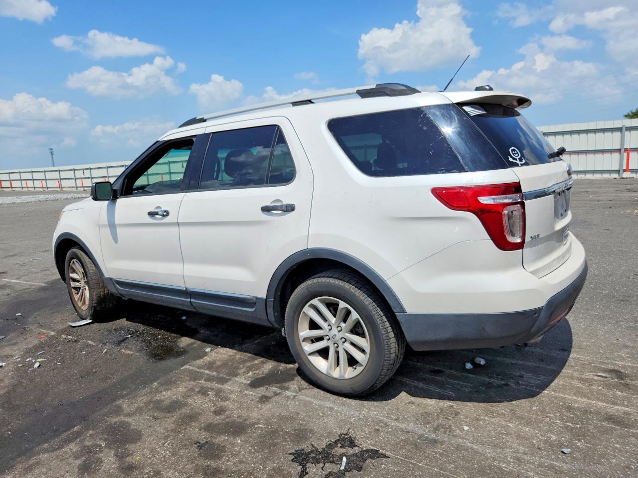 2013 Ford Explorer Xlt White vin: 1FM5K8D85DGB02787