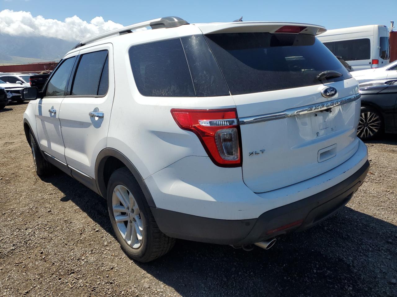 2013 Ford Explorer Xlt White vin: 1FM5K8D85DGC06292 Damage: Rear Bumper, Multiple Scratches Heavy, 3
