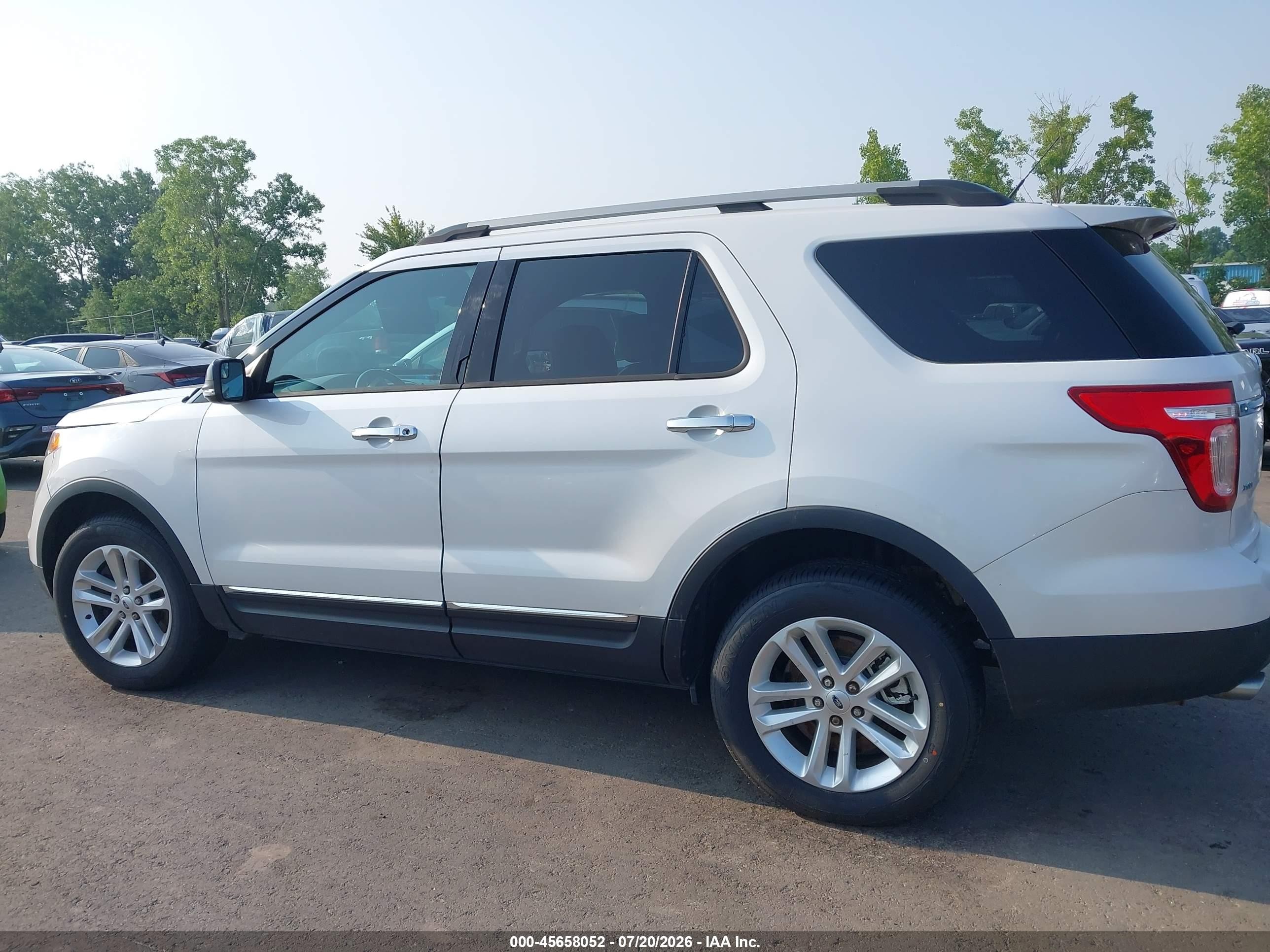 2013 Ford Explorer Xlt White vin: 1FM5K8D85DGC78660