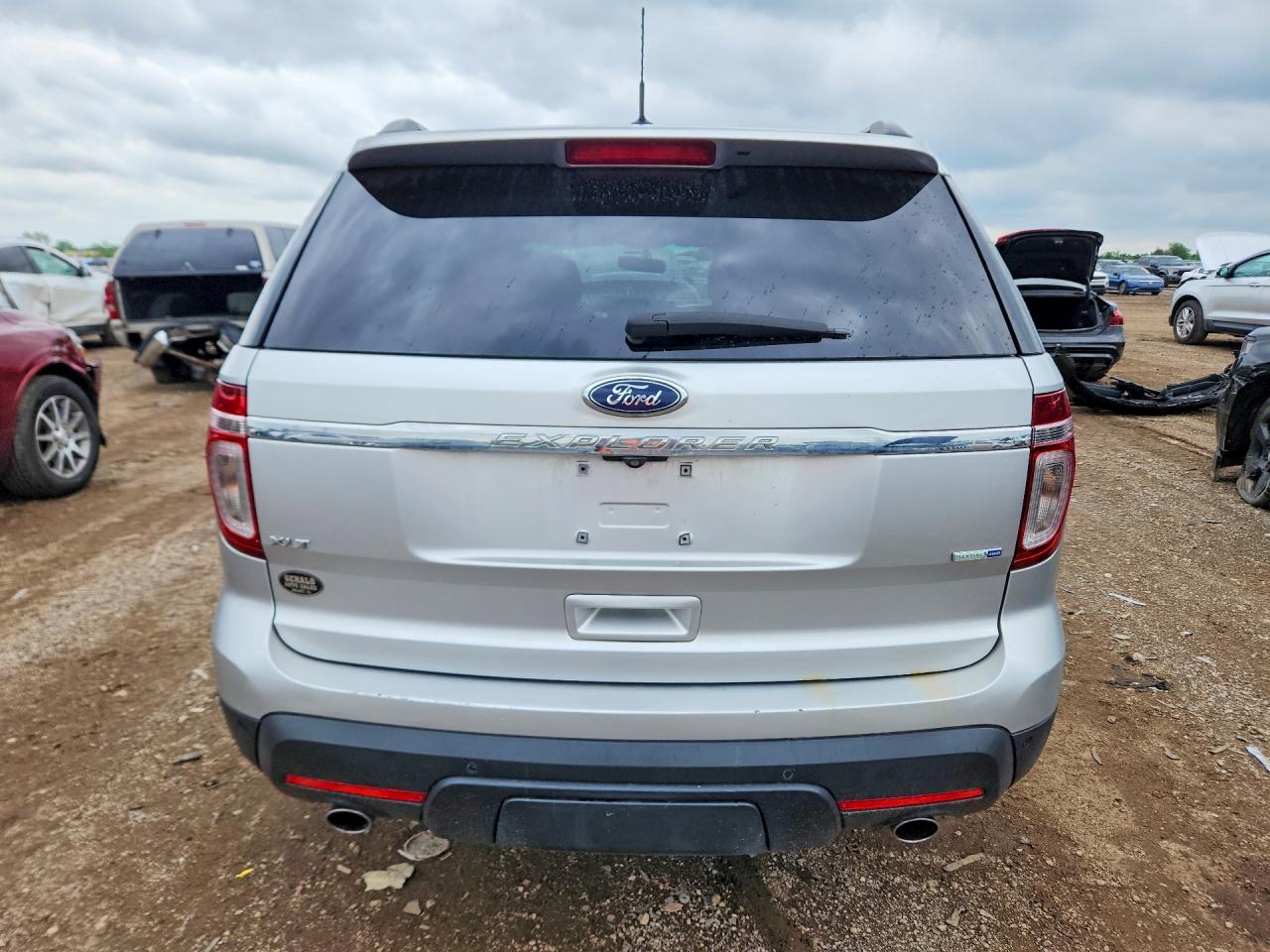 2014 Ford Explorer Xlt Серебряный vin: 1FM5K8D85EGA47856