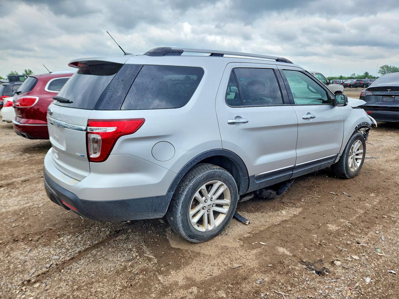 2014 Ford Explorer Xlt Серебряный vin: 1FM5K8D85EGA47856