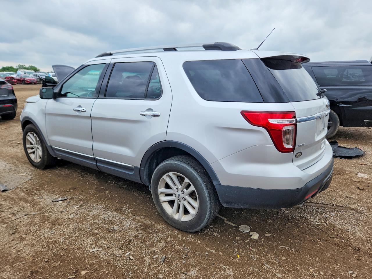 2014 Ford Explorer Xlt Серебряный vin: 1FM5K8D85EGA47856