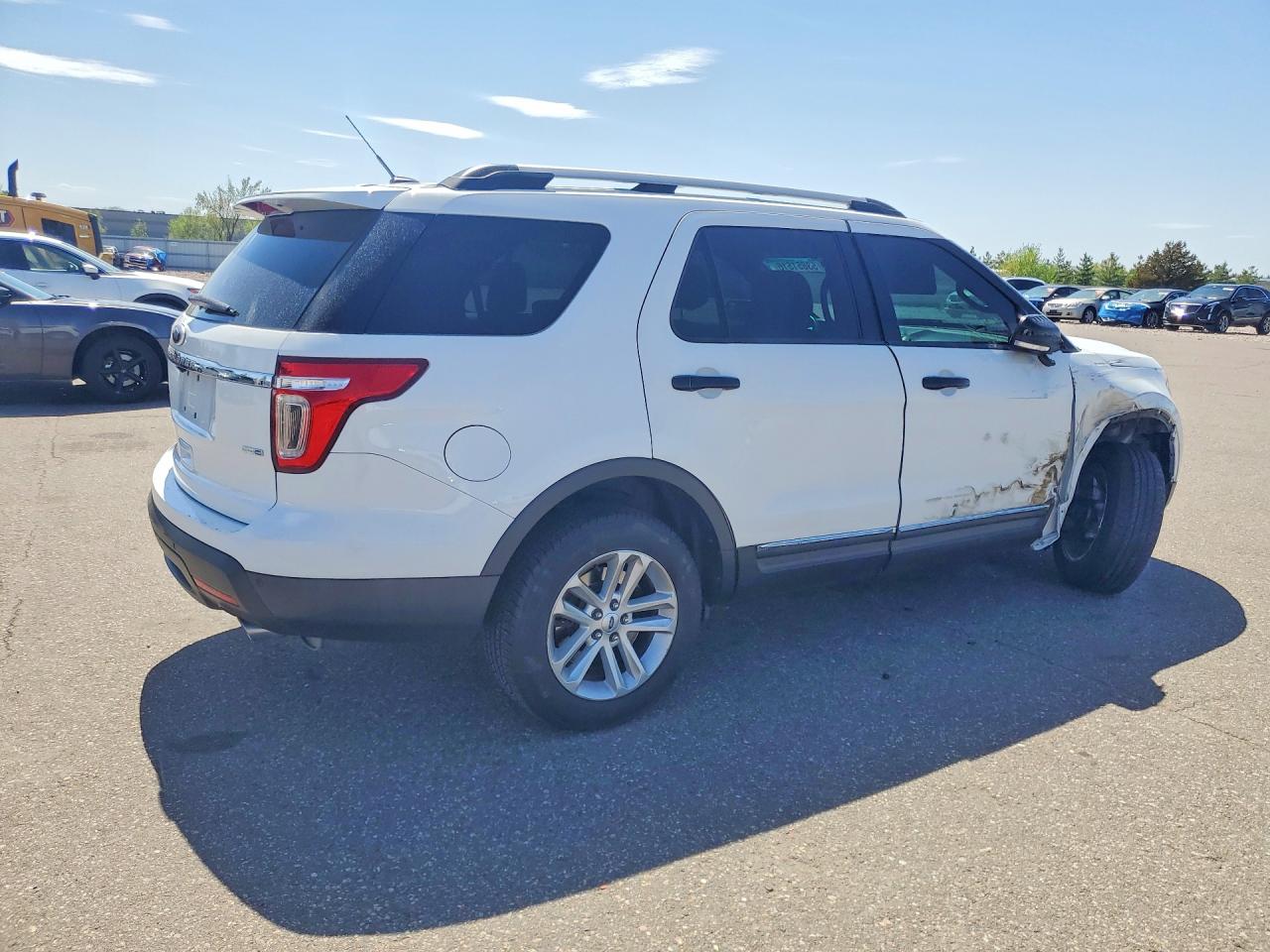 2014 Ford Explorer Xlt White vin: 1FM5K8D85EGB28159