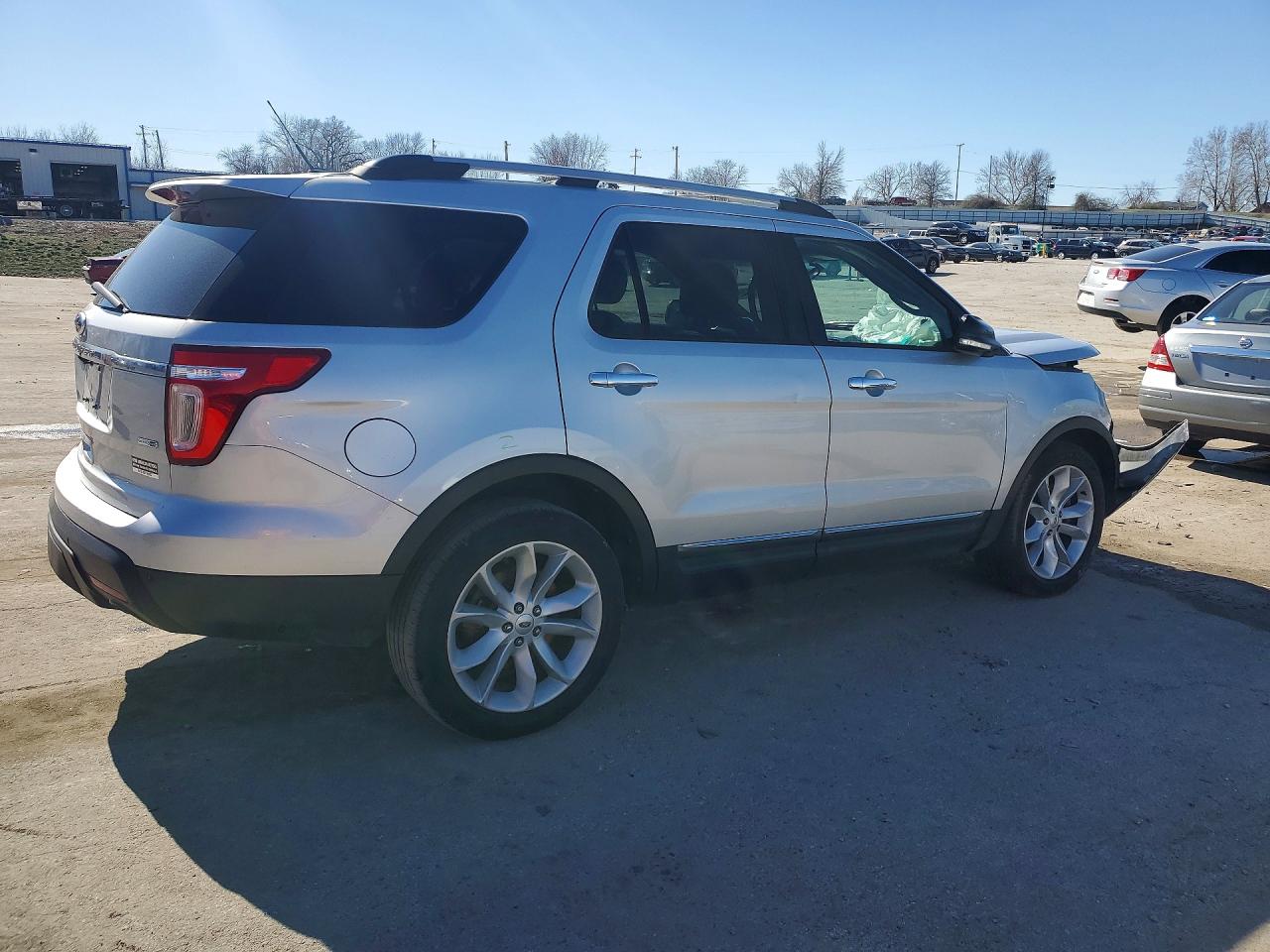 2014 Ford Explorer Xlt Silver vin: 1FM5K8D85EGB86398