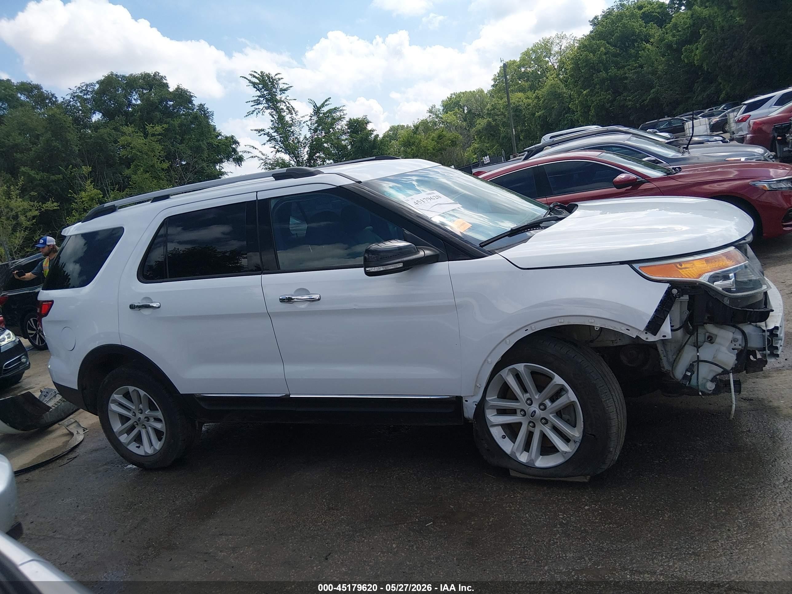 2015 Ford Explorer Xlt White vin: 1FM5K8D85FGA21985